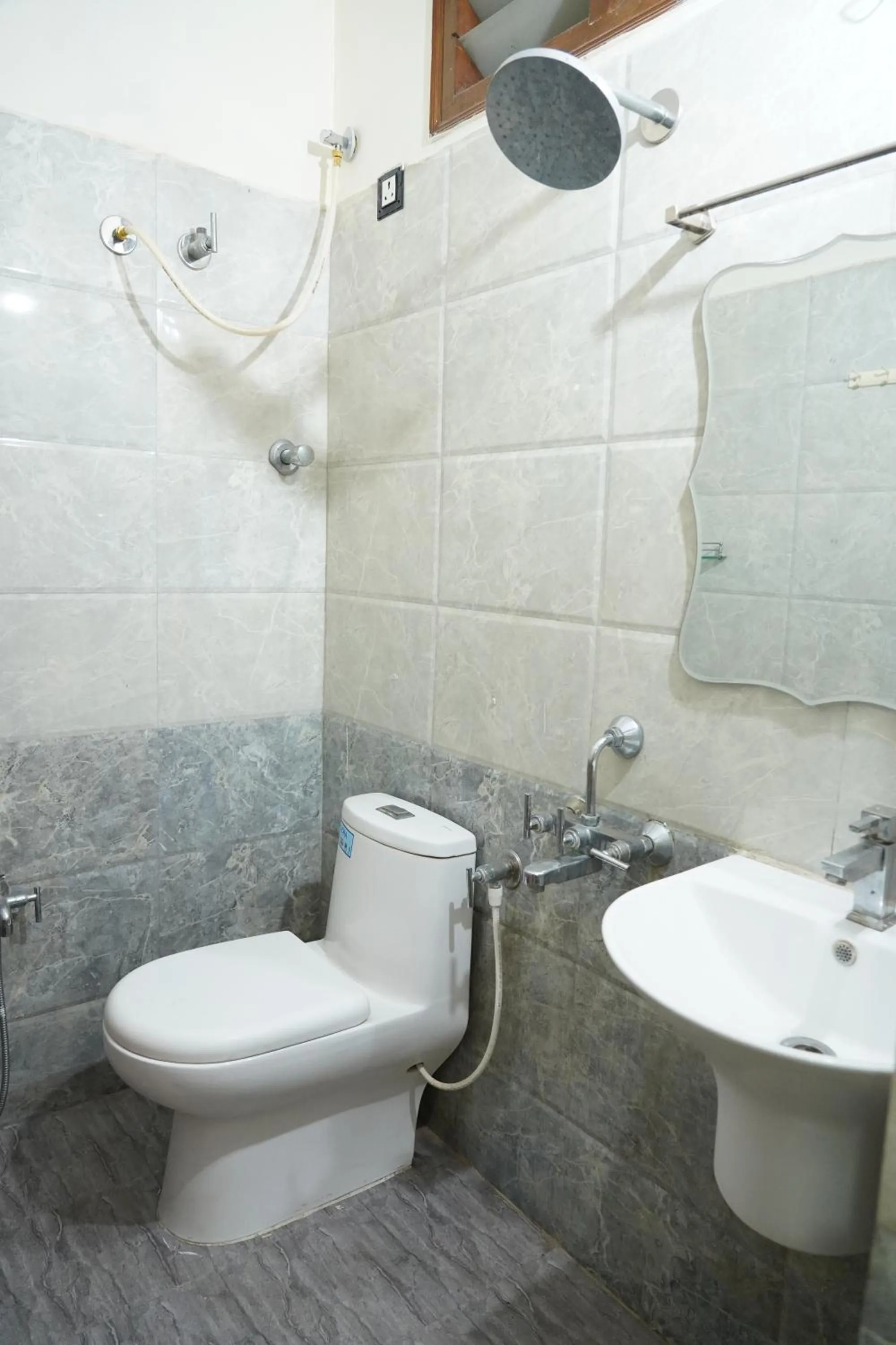 Toilet in Classia Suites