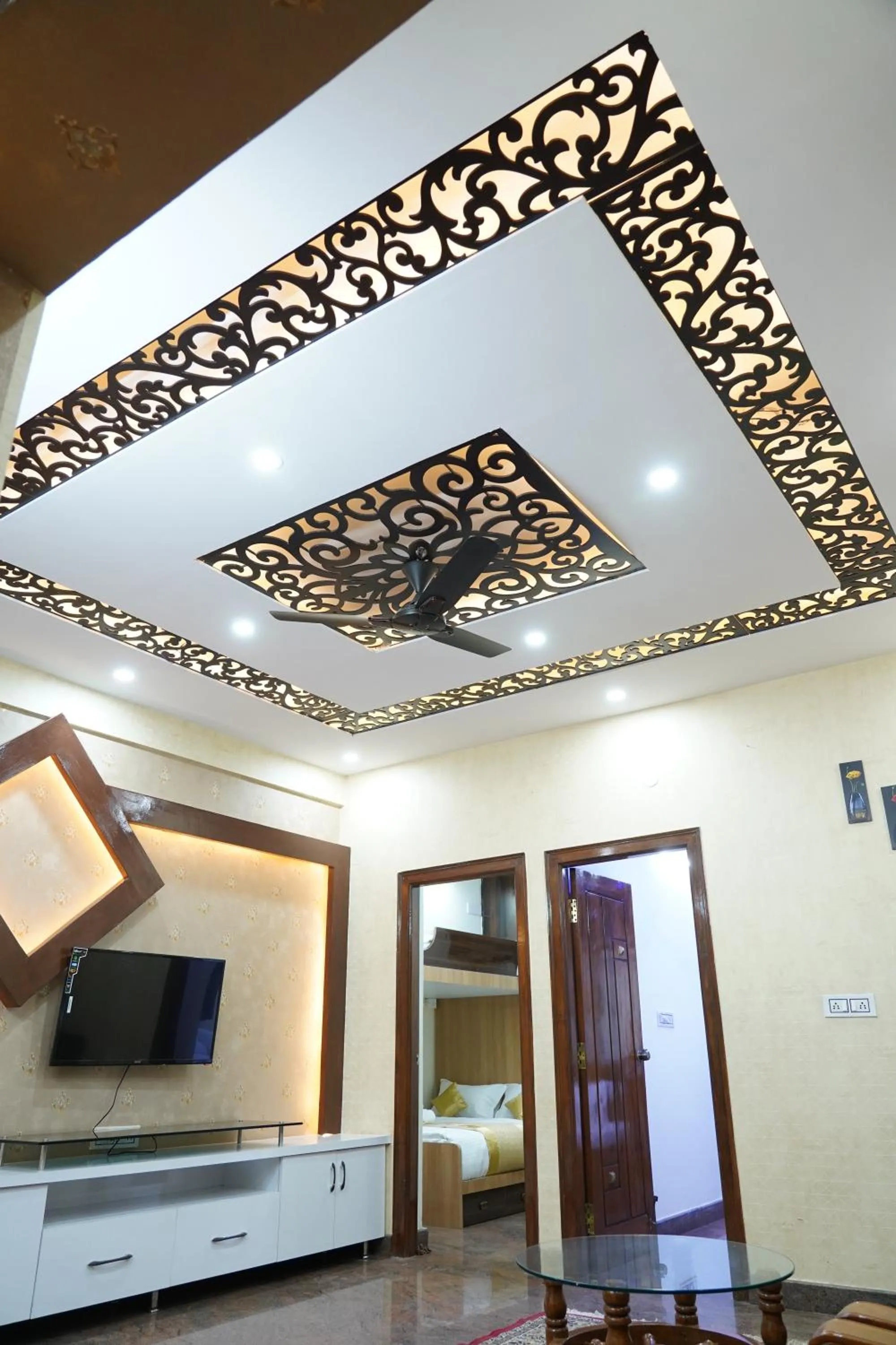 Evening entertainment in Classia Suites