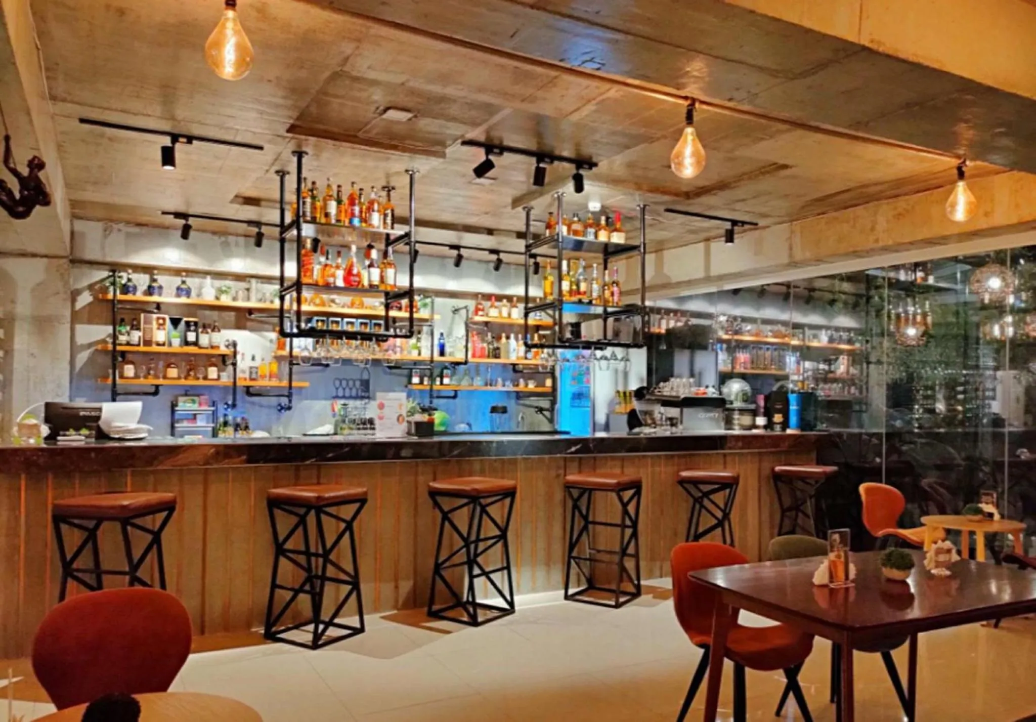 Restaurant/places to eat in Hotel Halo Angeles City