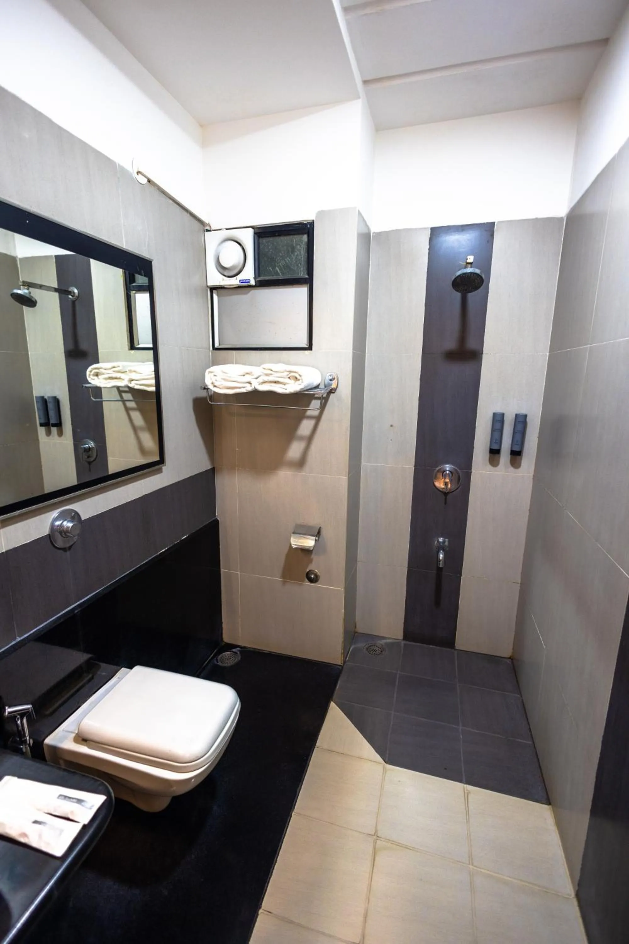 Toilet in Forest Keys By VYDA