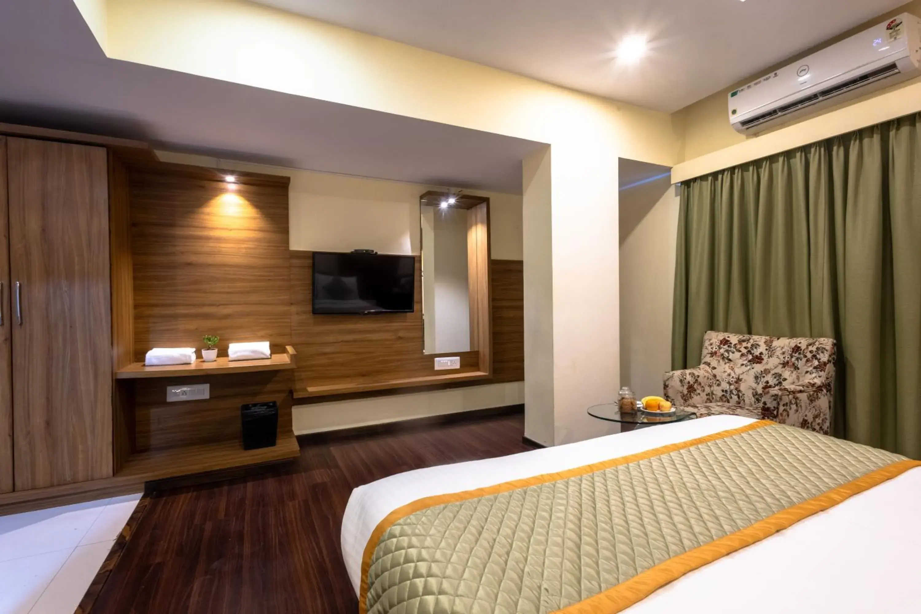 Superior King Room in Forest Keys By VYDA Superior King Room in Forest Keys By VYDA