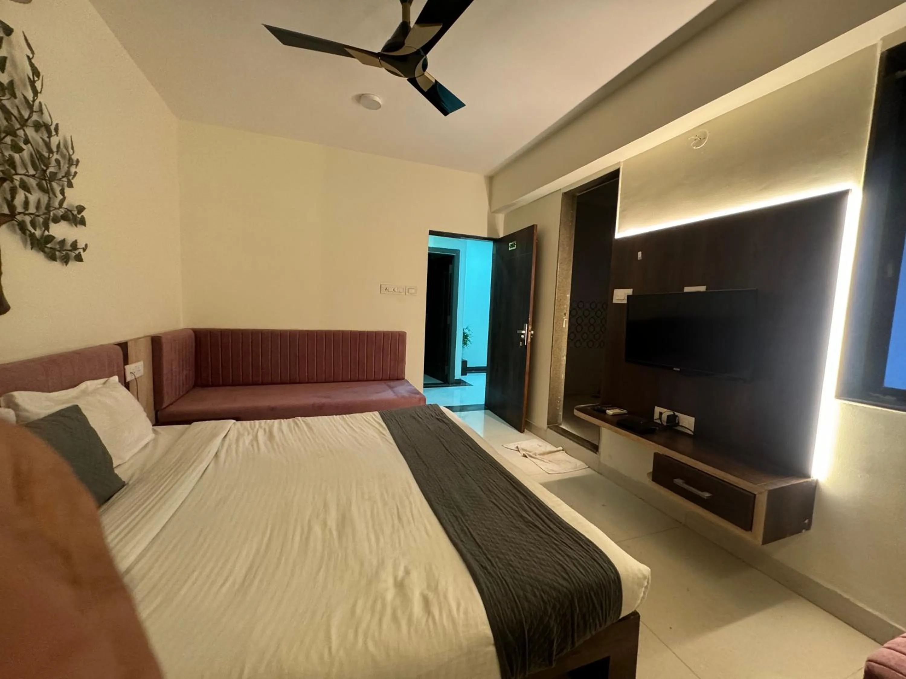 The Tripti Hotel & Banquets