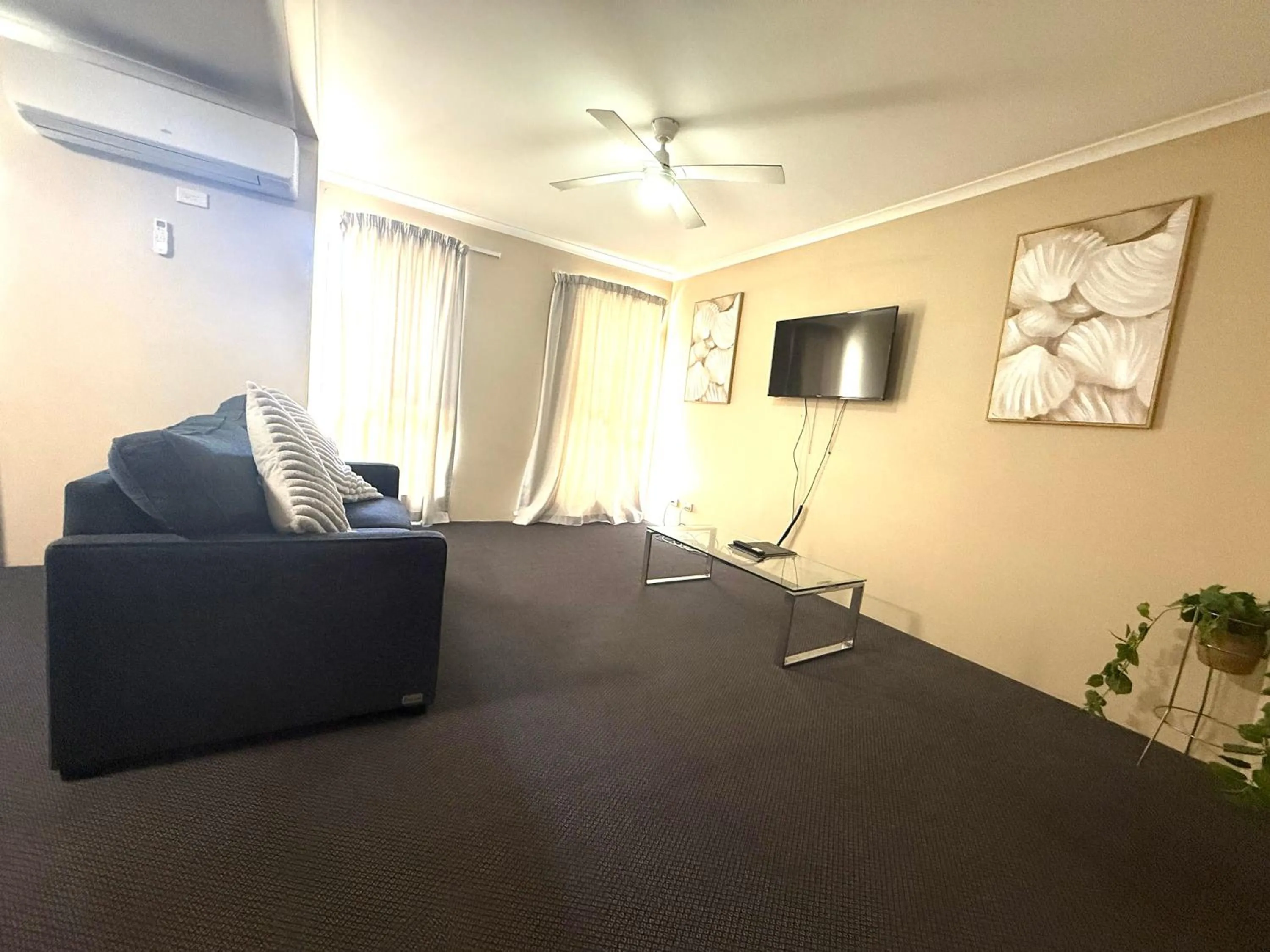 Harbour Sails Motor Inn