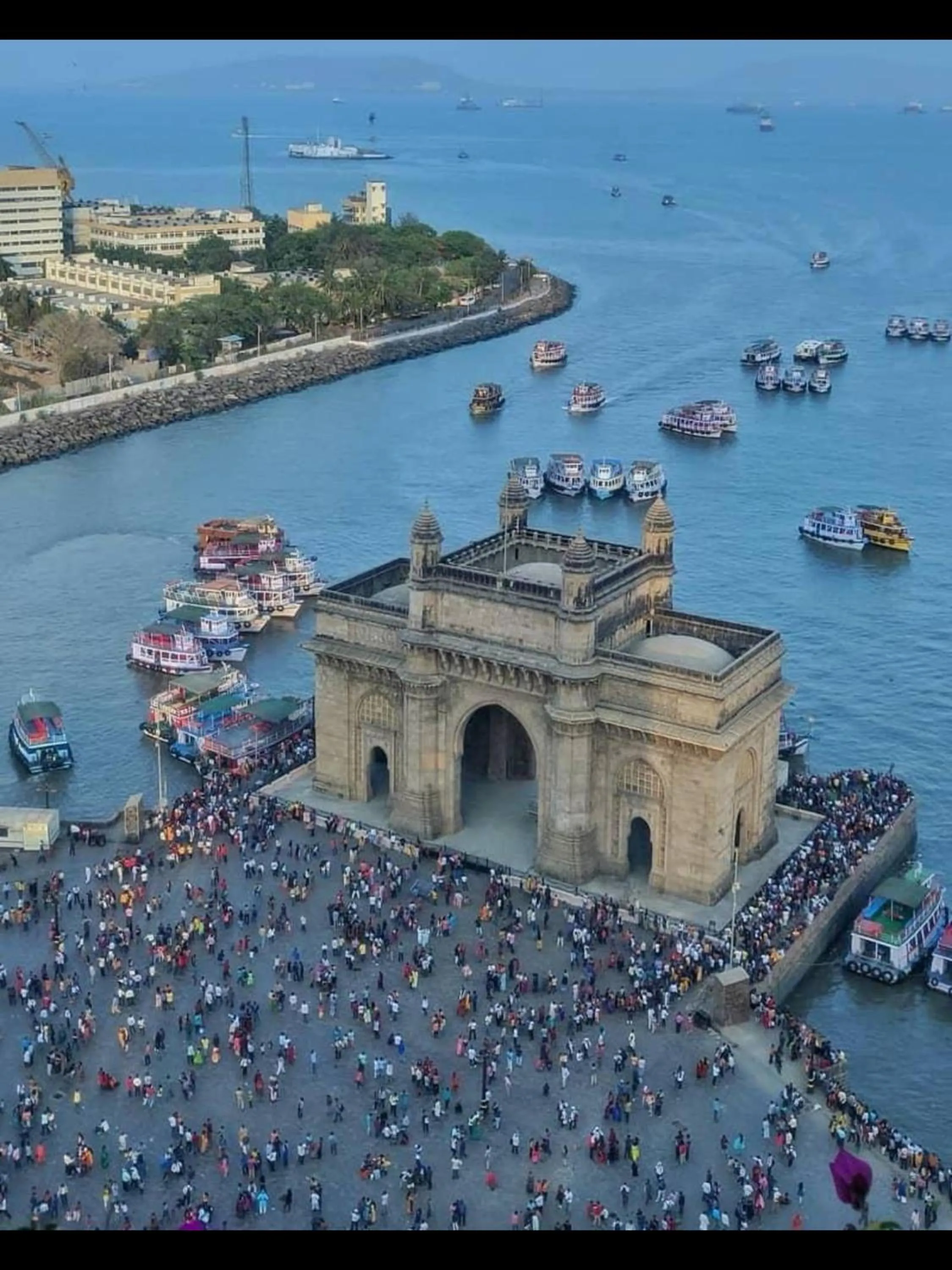 Beach in Hotel Broadway Colaba