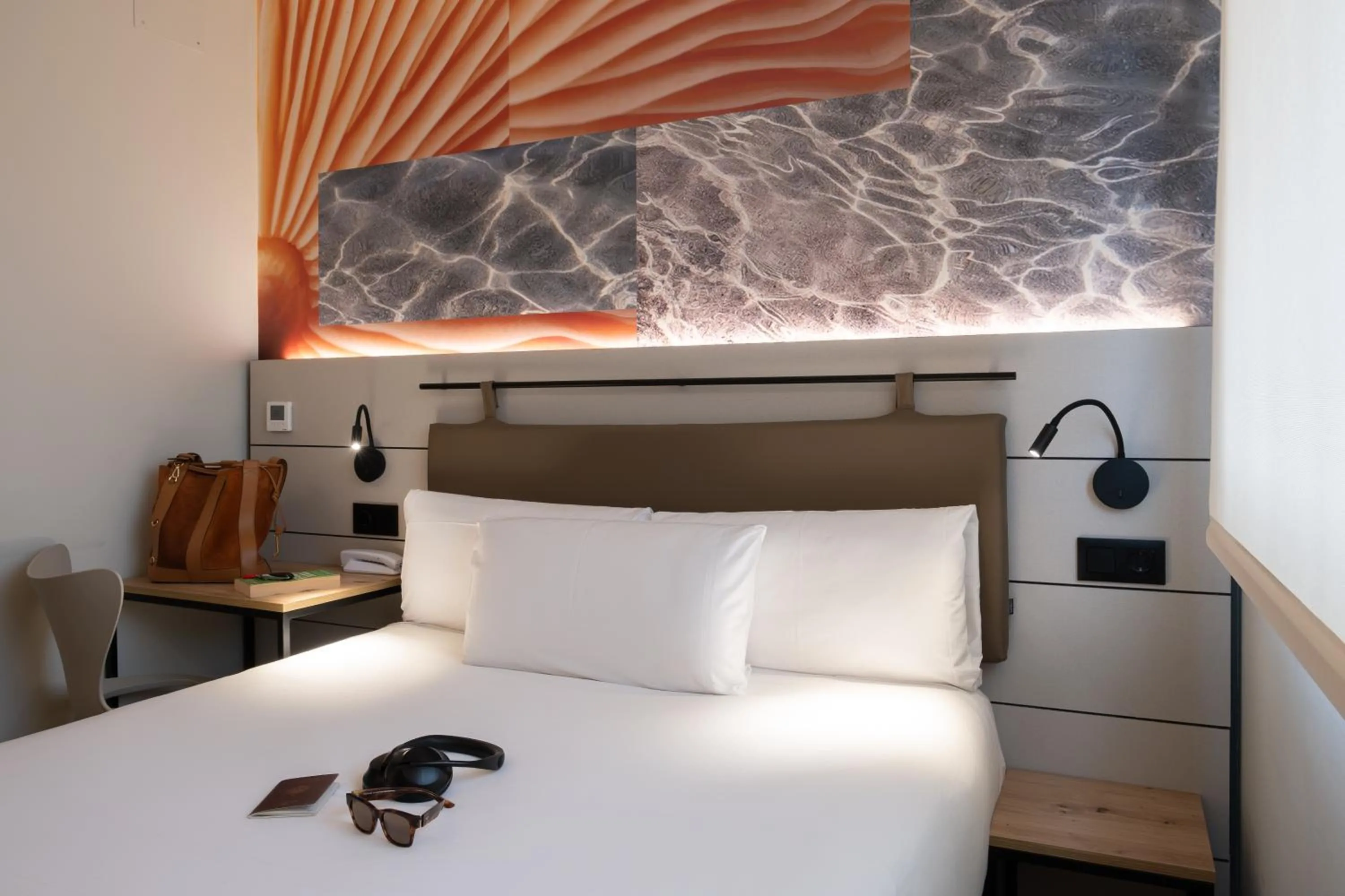 Bedroom, Bed in ibis Styles Santander