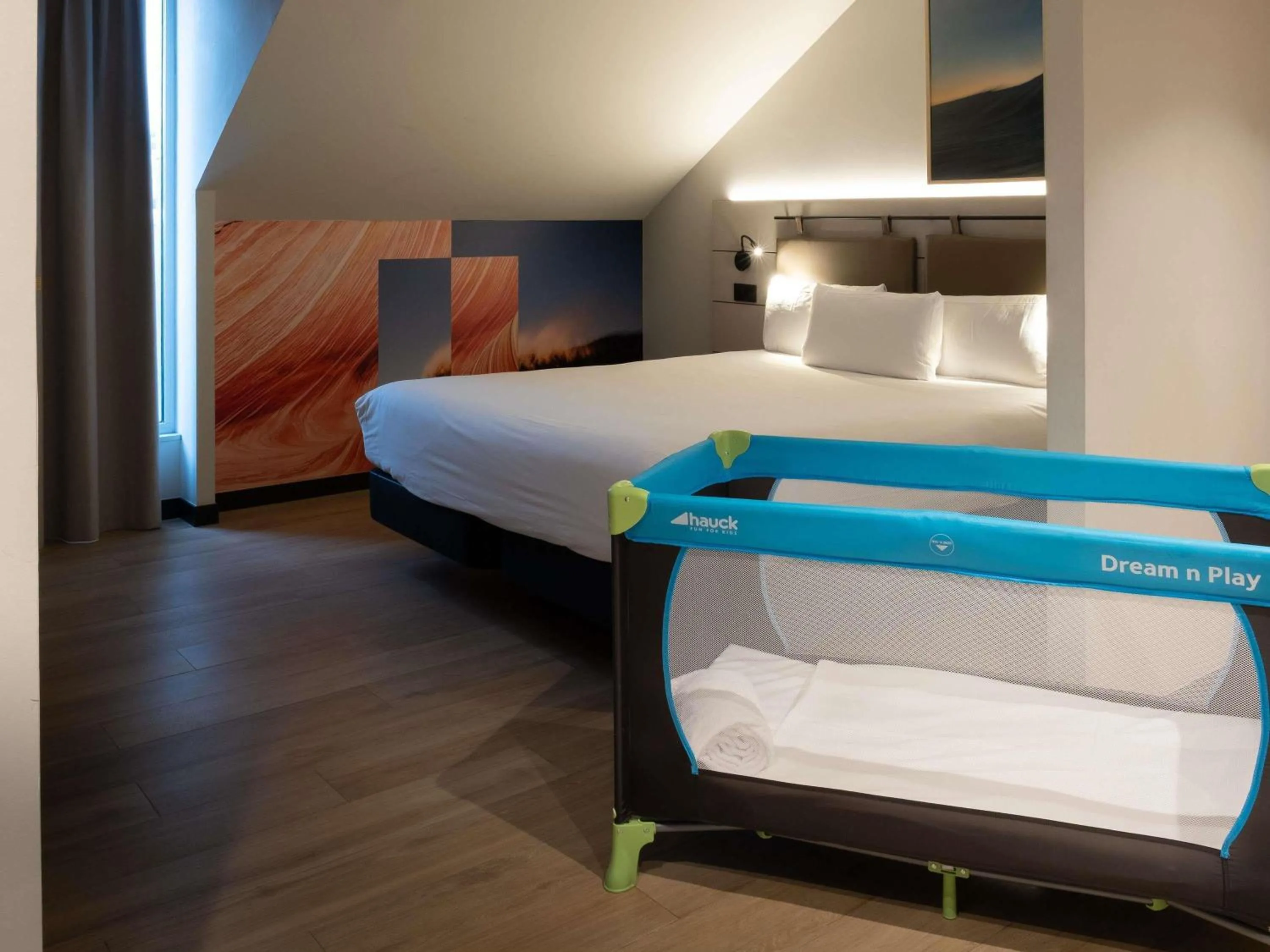 Bedroom, Bed in ibis Styles Santander
