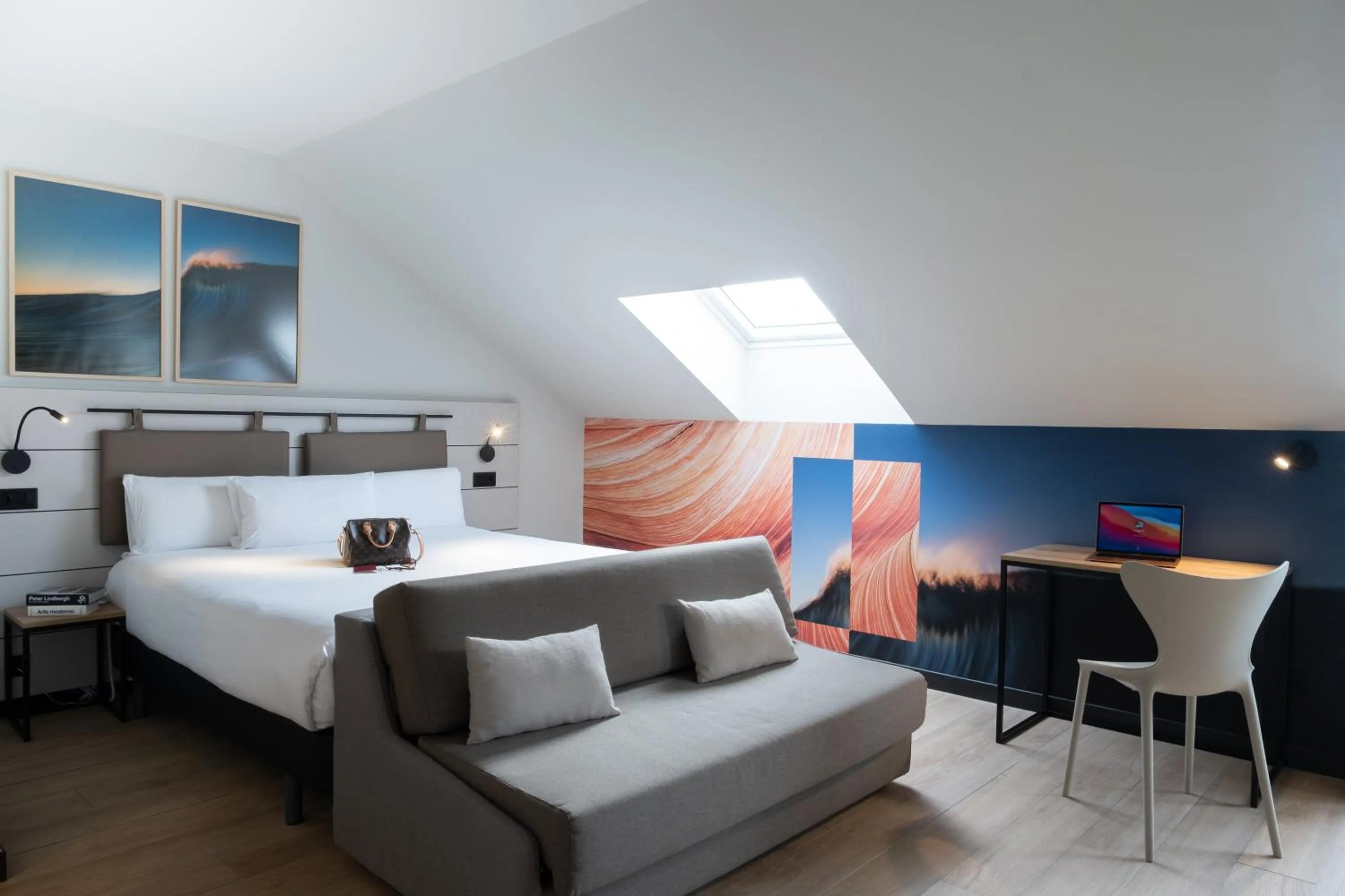Bedroom, Bed in ibis Styles Santander