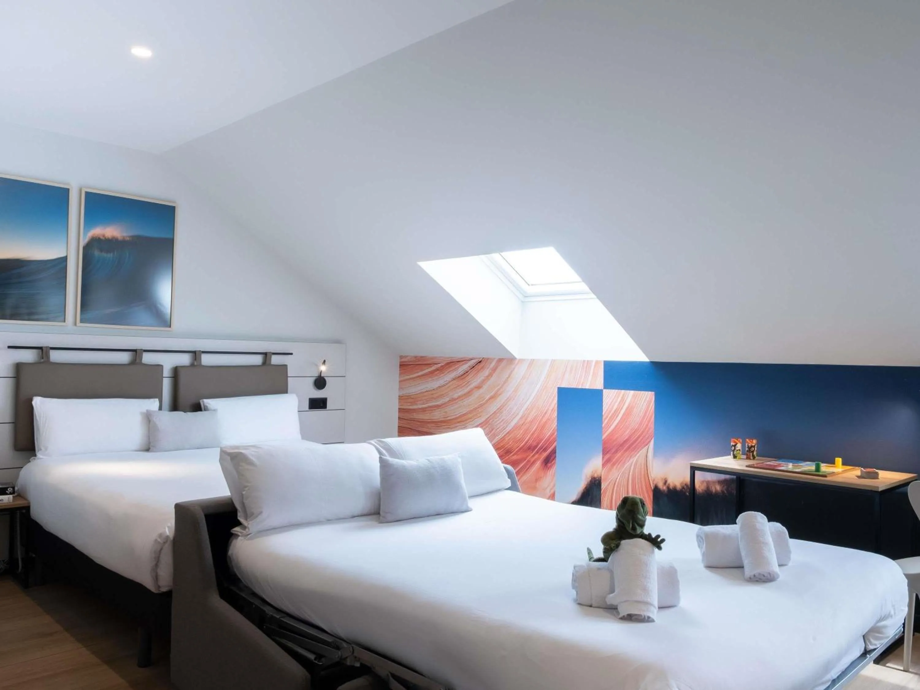 Bedroom, Bed in ibis Styles Santander