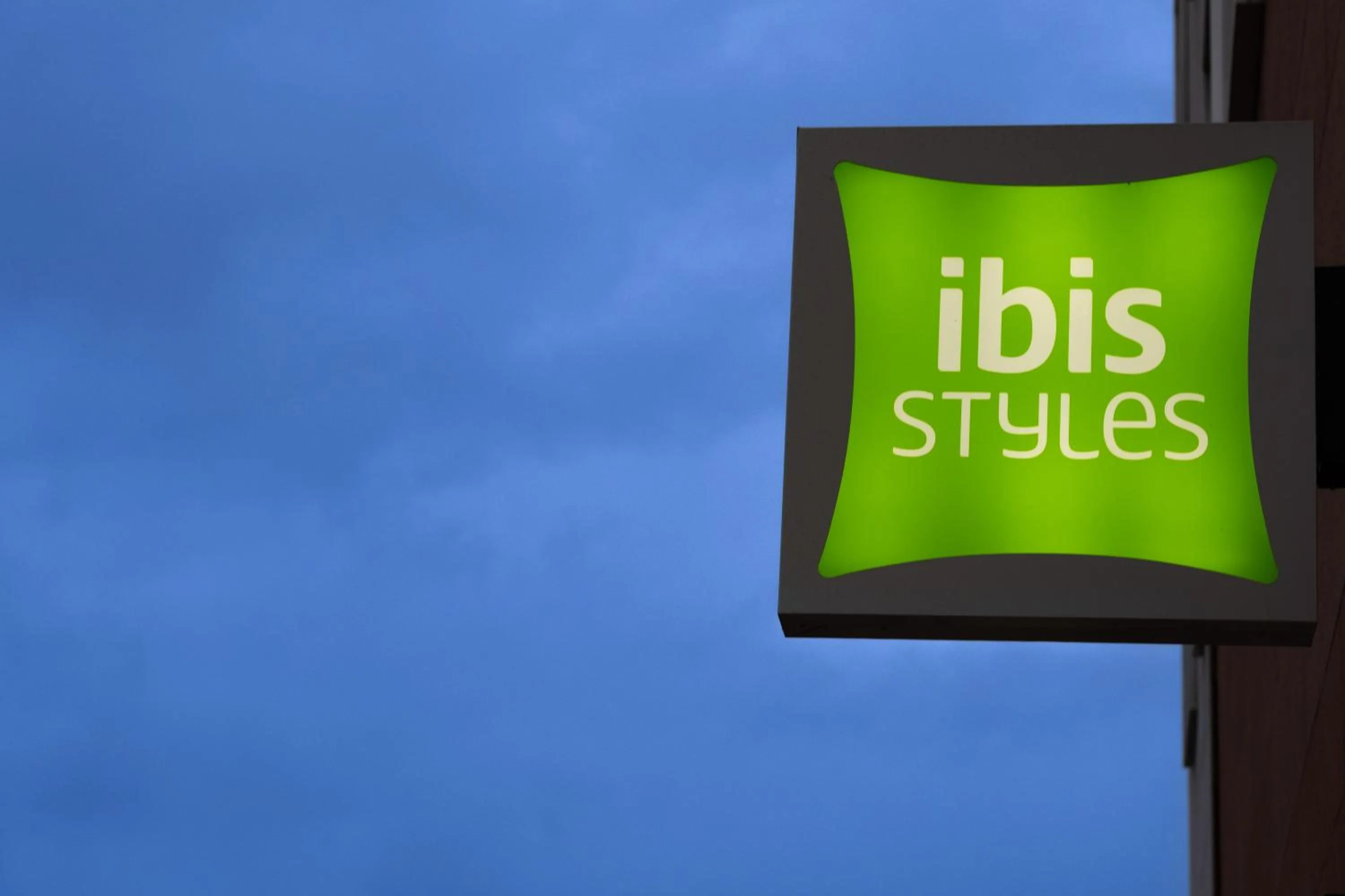 Property logo or sign in ibis Styles Santander