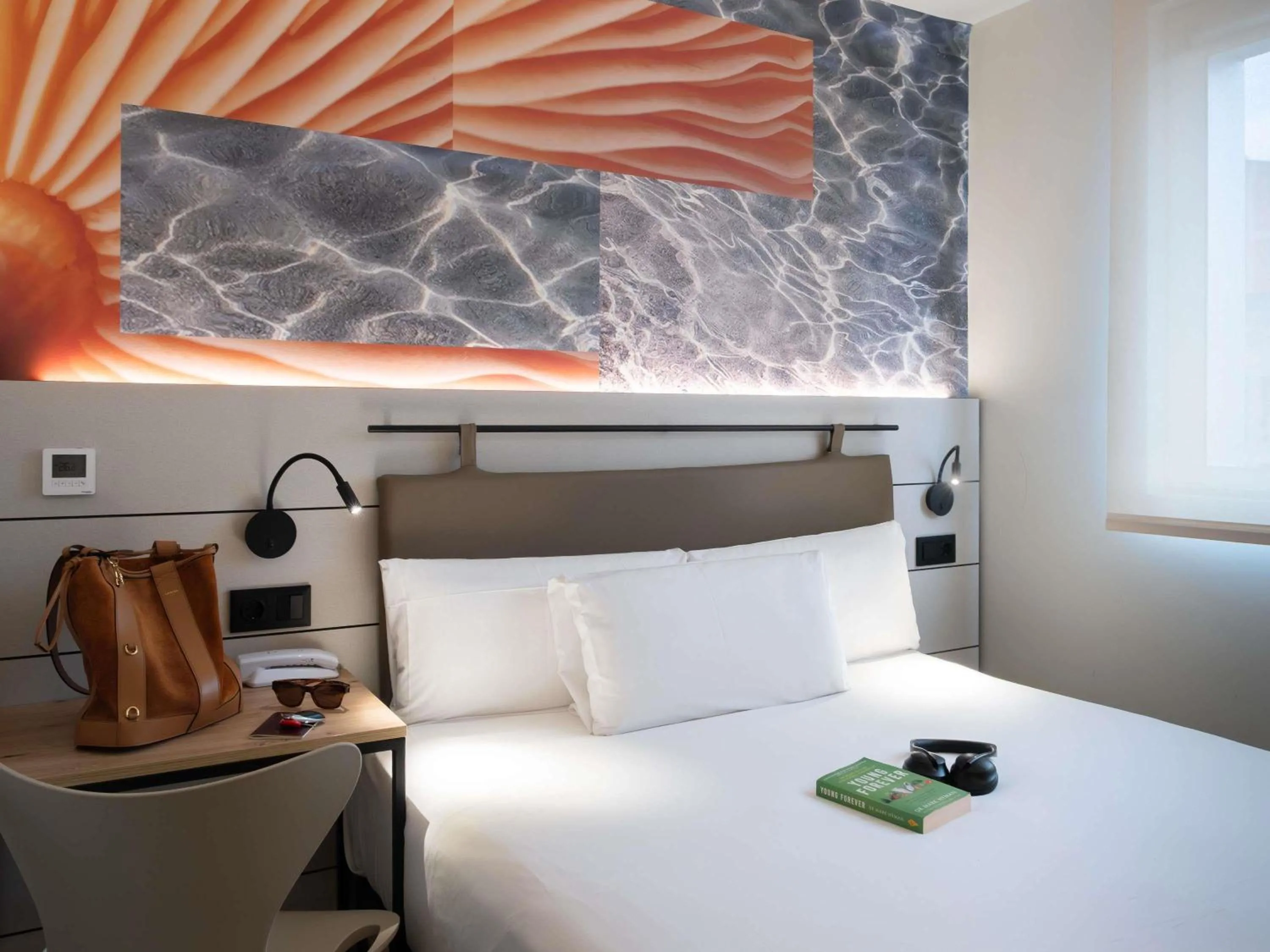 Bedroom, Bed in ibis Styles Santander