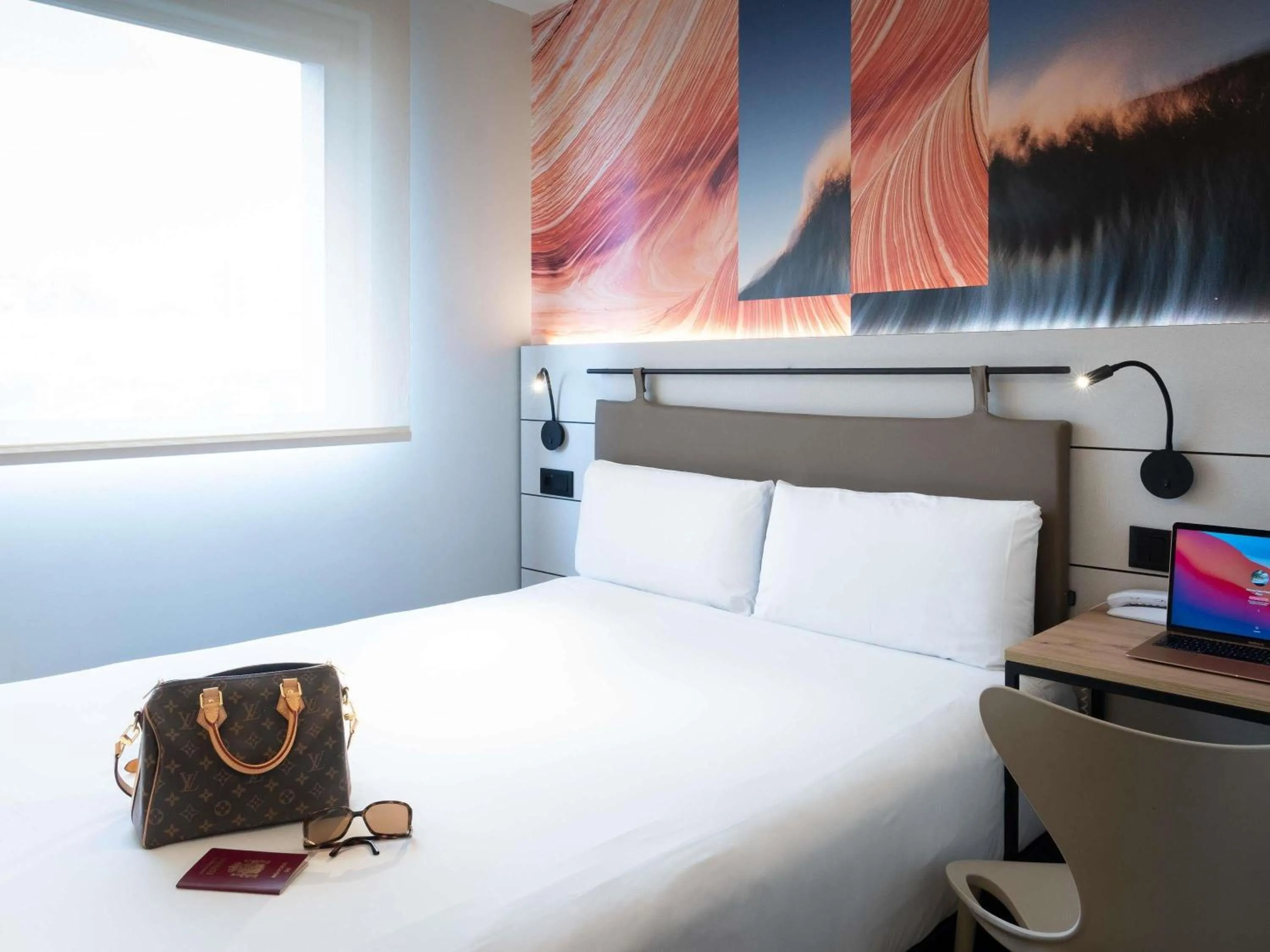 Bedroom, Bed in ibis Styles Santander