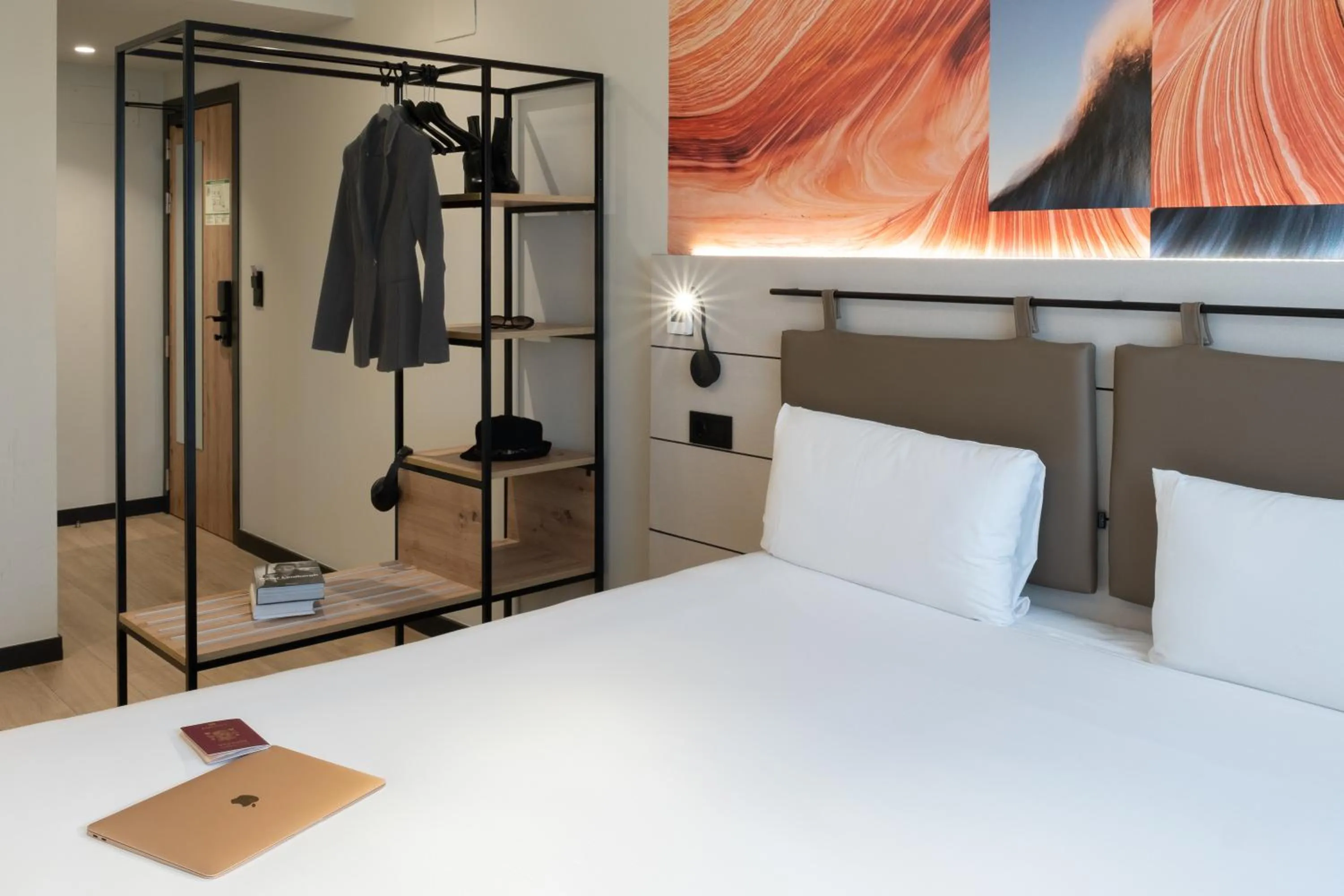 wardrobe, Bed in ibis Styles Santander