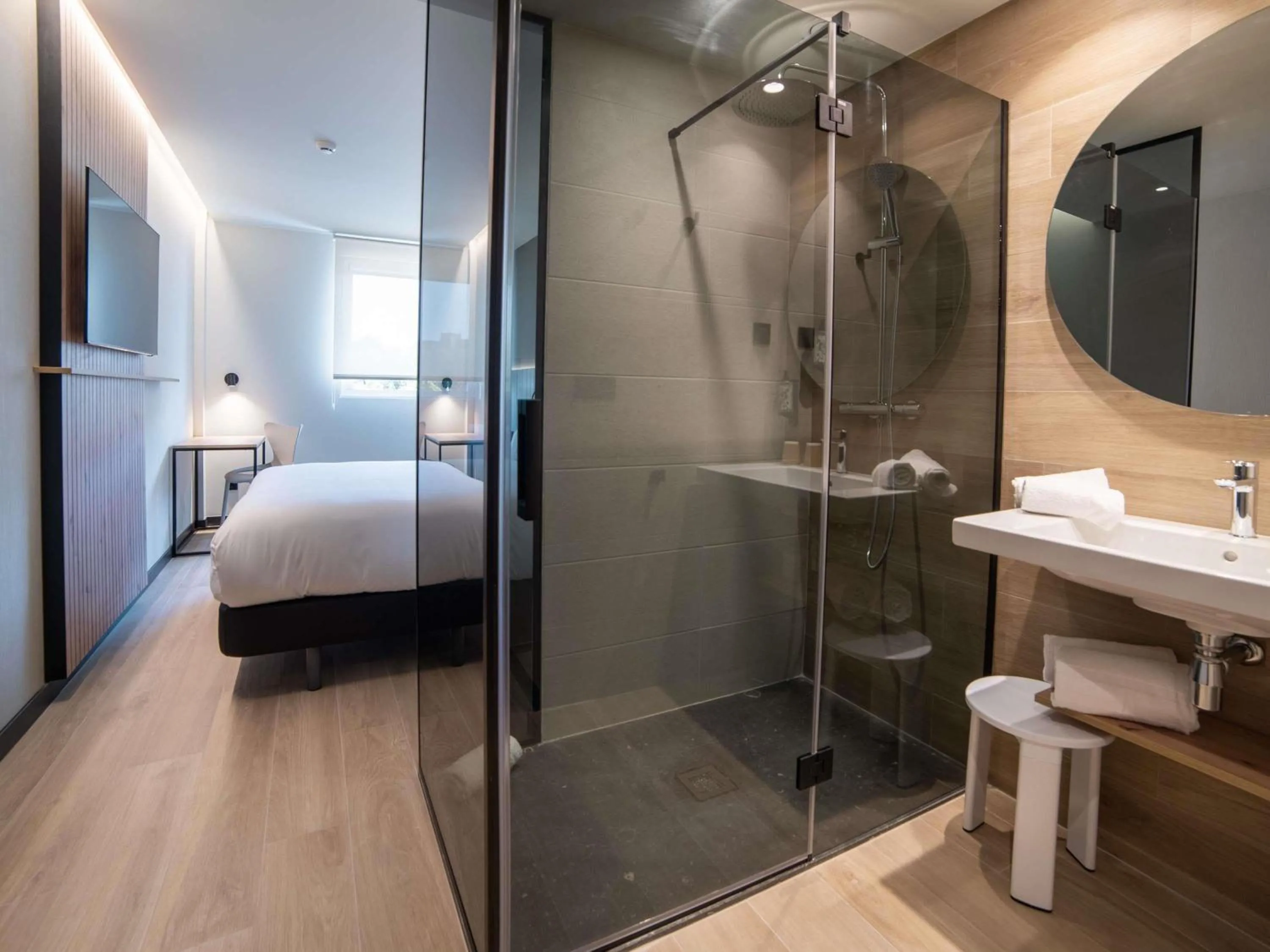 Bedroom, Bed in ibis Styles Santander