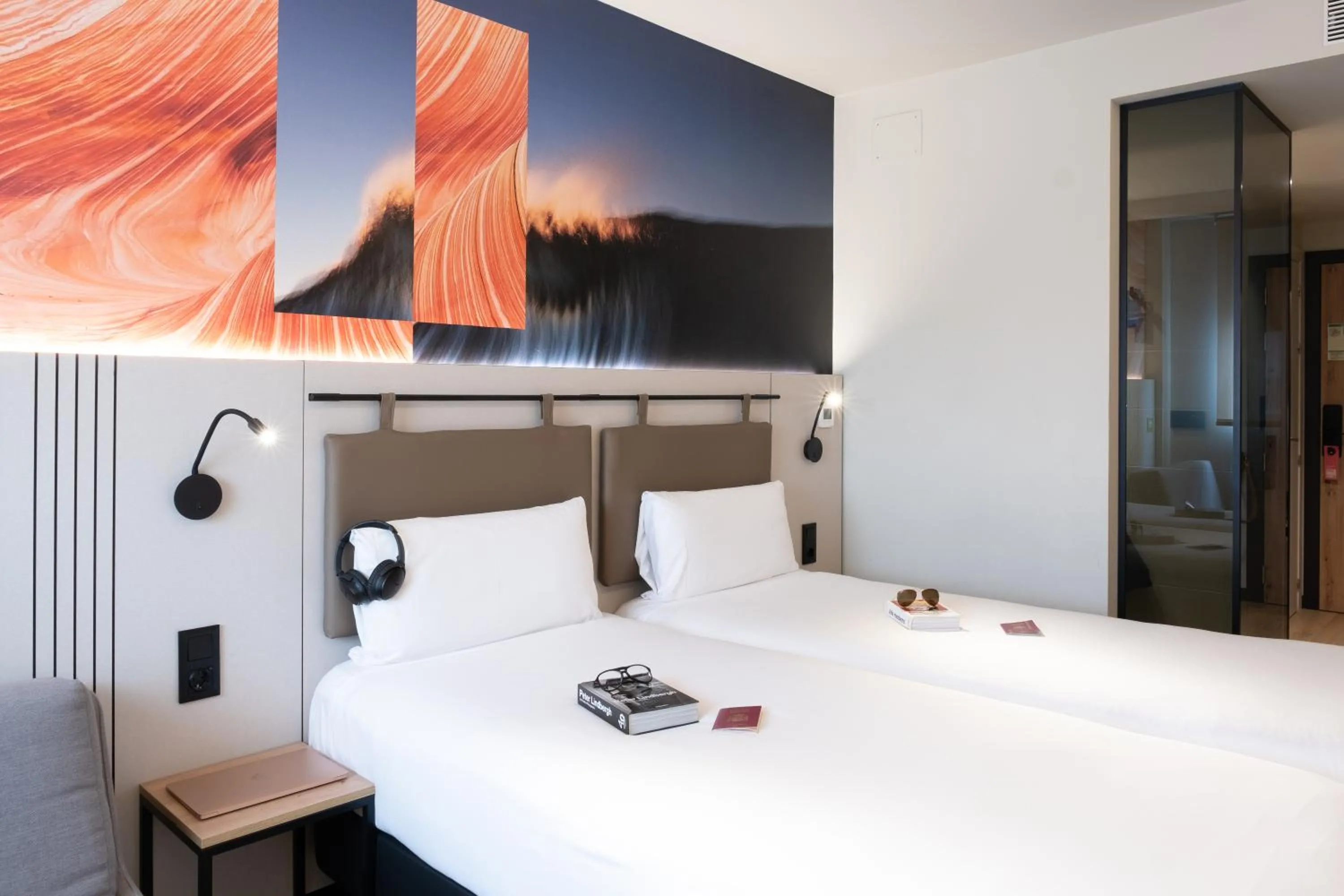 Bedroom, Bed in ibis Styles Santander