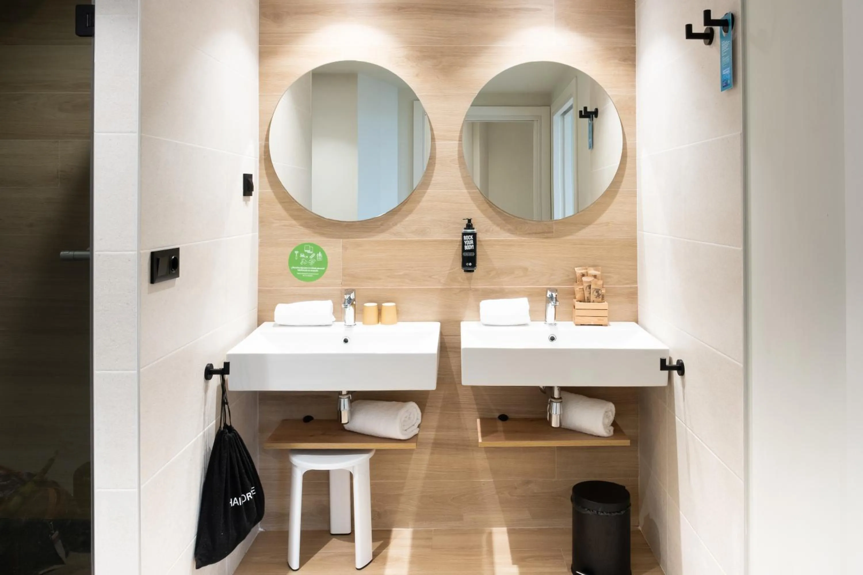 Bathroom in ibis Styles Santander
