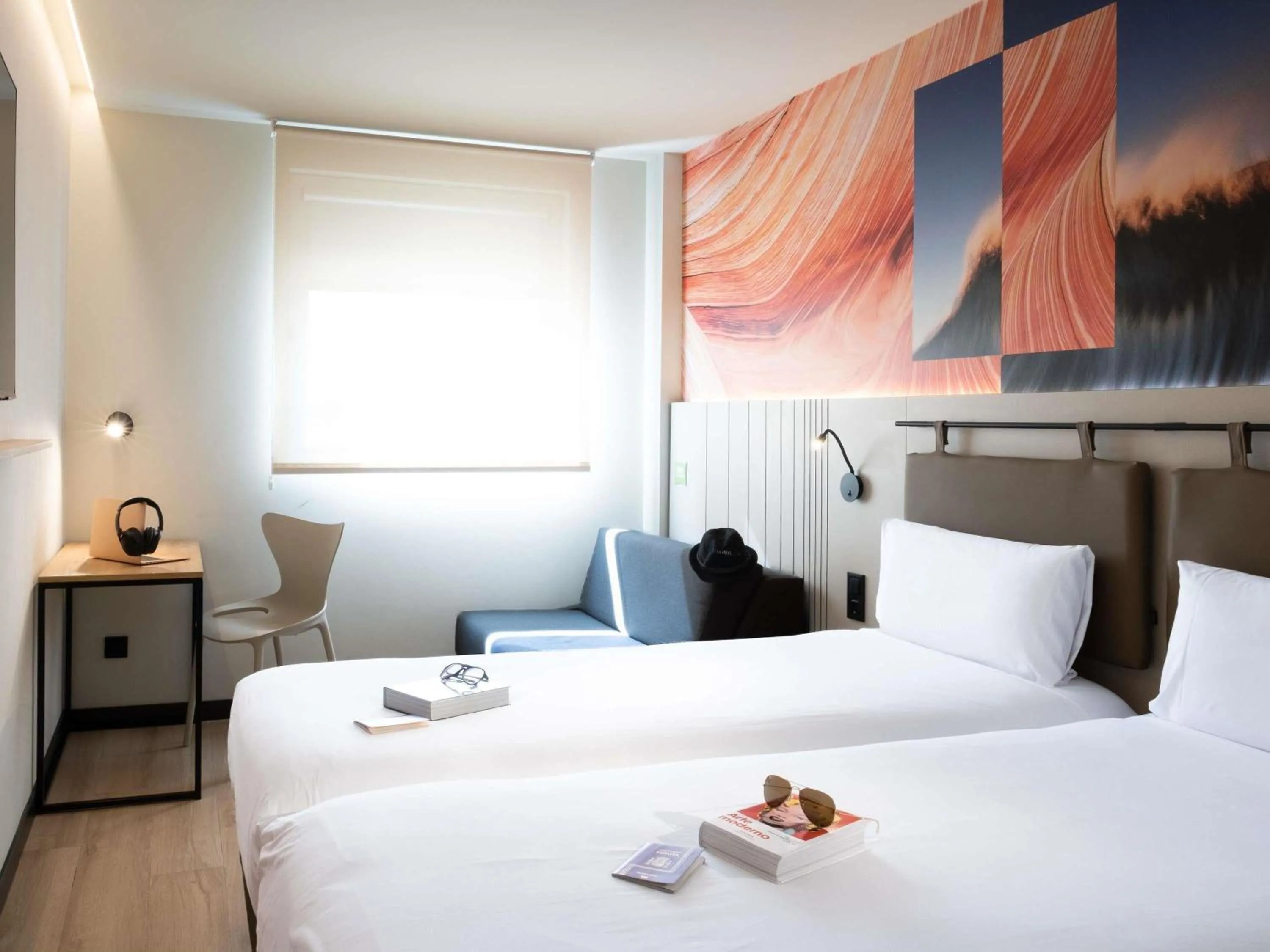 Bedroom, Bed in ibis Styles Santander