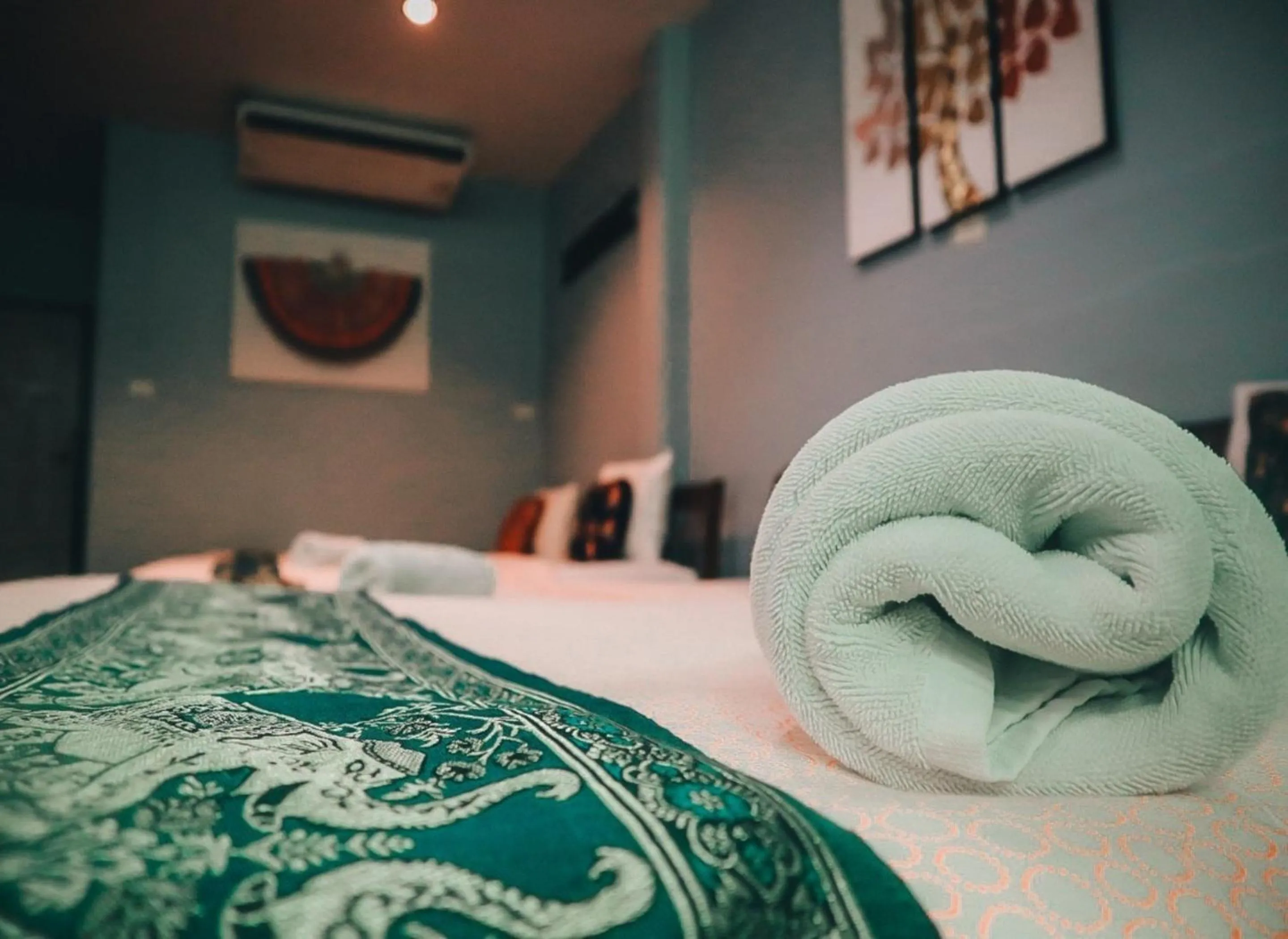 Bed in Thaweesuk Heritage Homestay