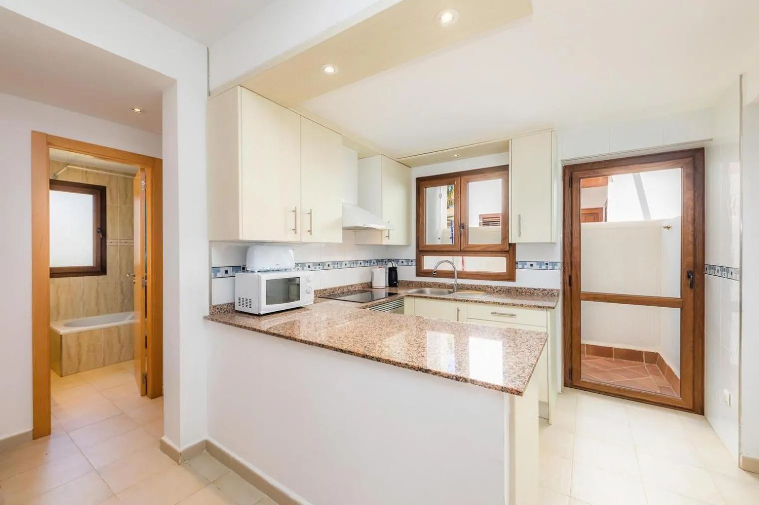 Kitchen or kitchenette in LA PERLA DE CALA DOR