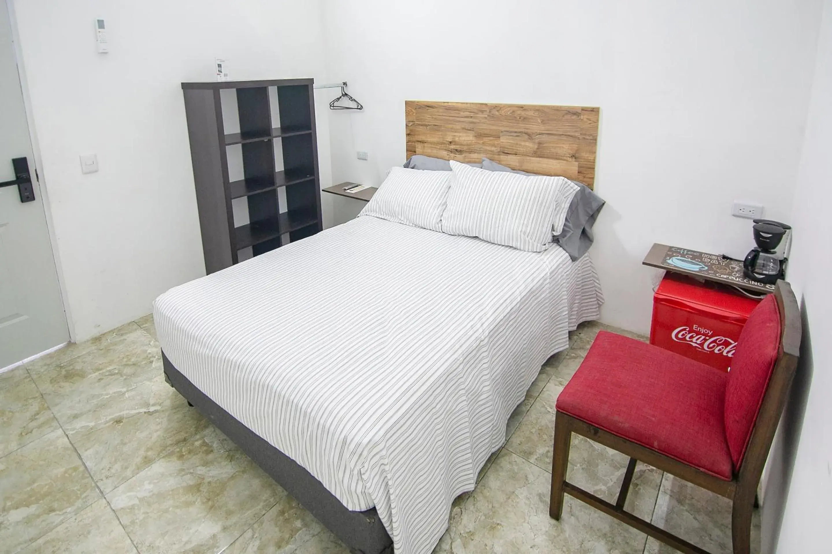 Bedroom, Bed in OYO Hotel Plaza Las Torres, Cabo San Lucas Bedroom, Bed in OYO Hotel Plaza Las Torres, Cabo San Lucas