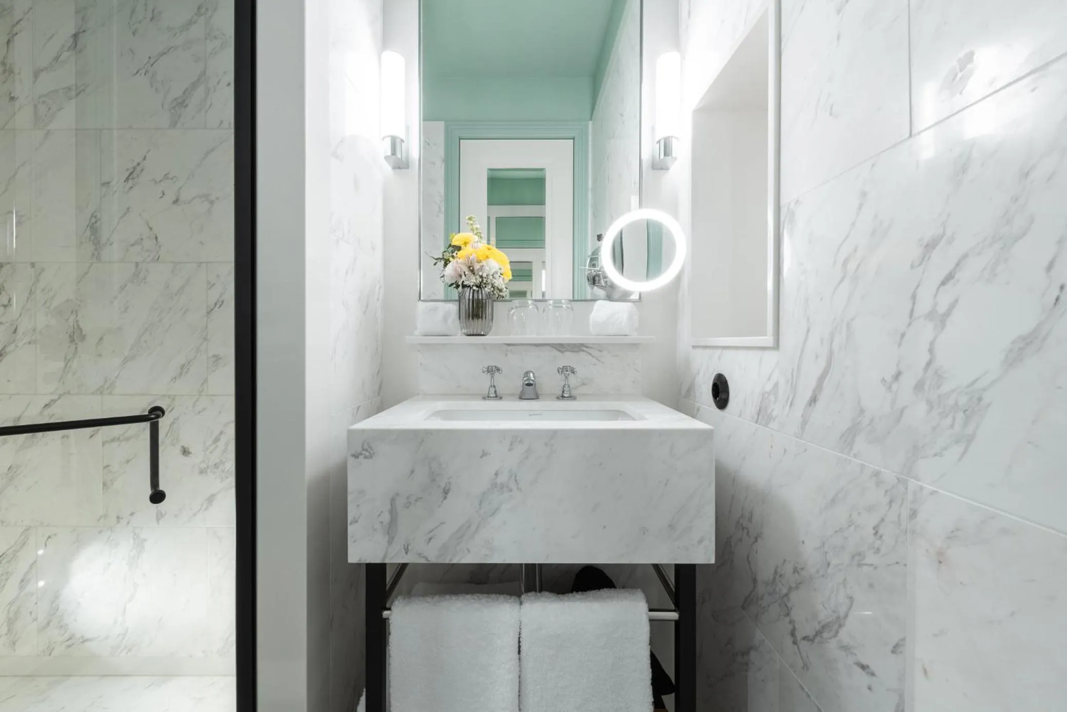 Bathroom in The Editory Boulevard Aliados Hotel - Preferred Hotels