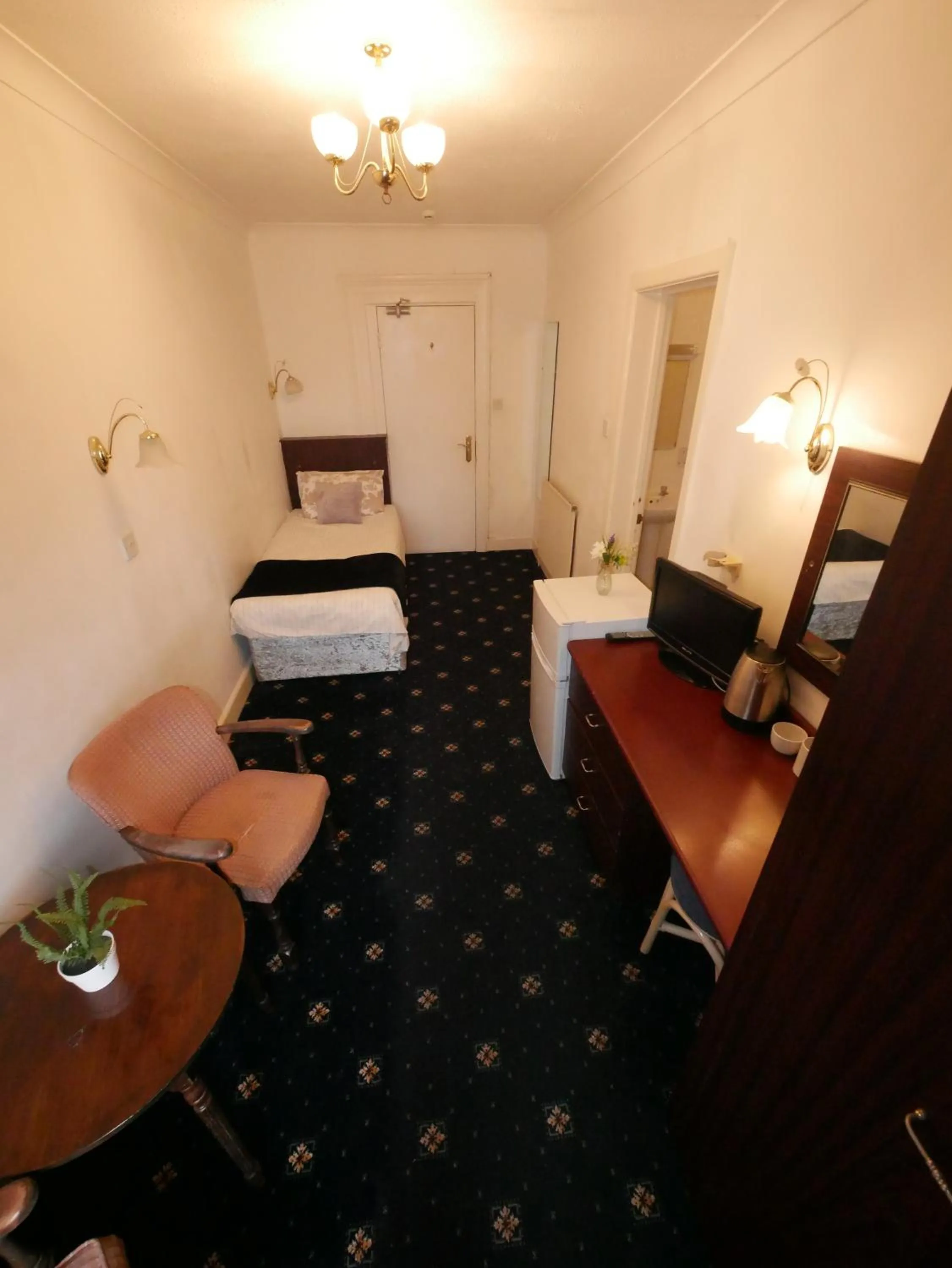 Bed in Bourne Hall Hotel