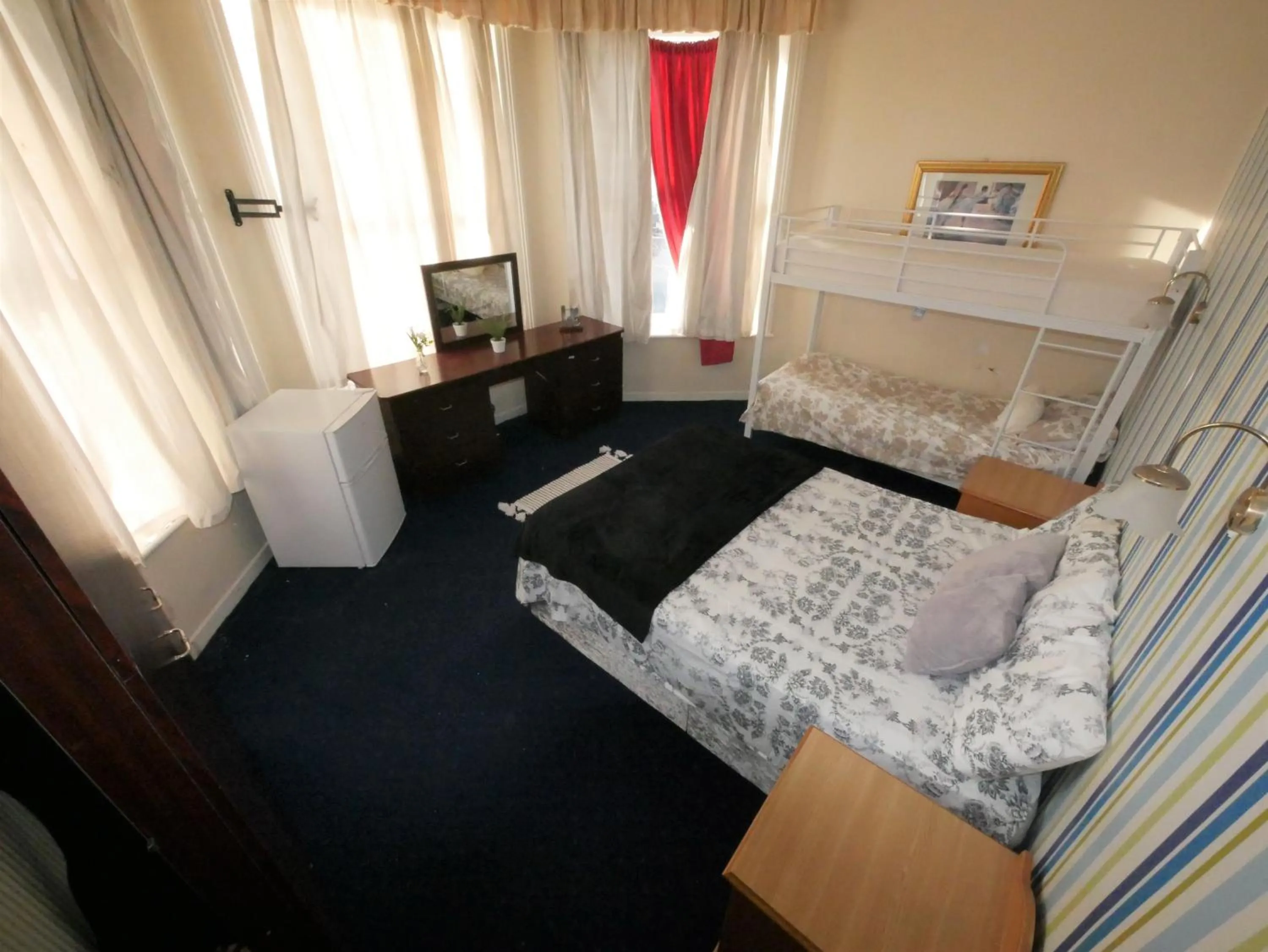 Bed in Bourne Hall Hotel