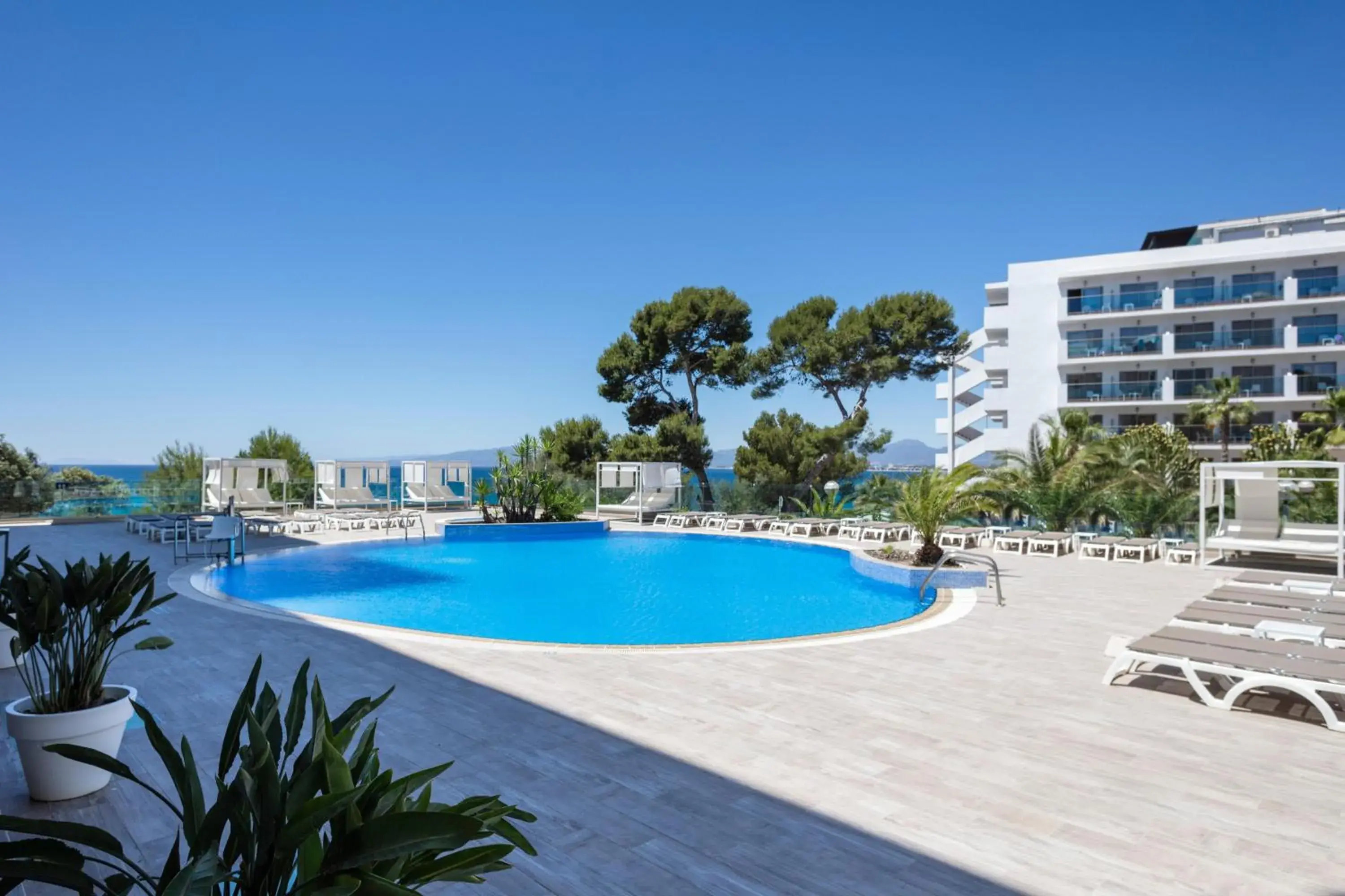 Swimming pool in Hotel Best Punta Dorada Swimming pool in Hotel Best Punta Dorada