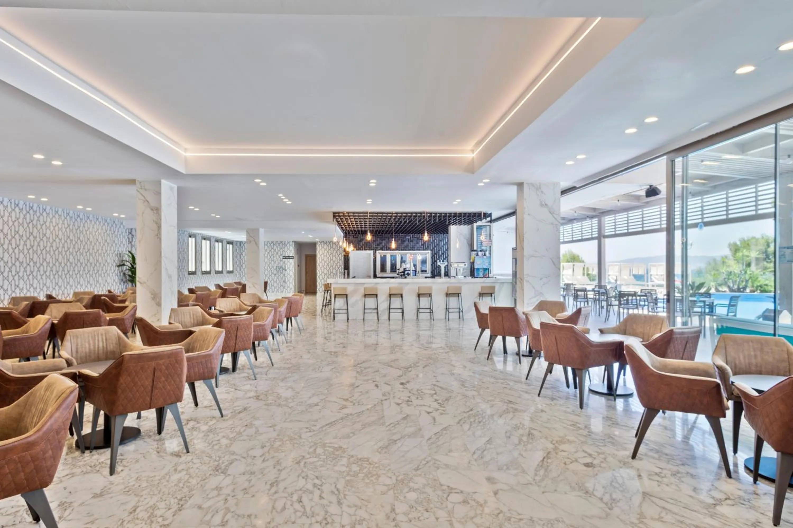 Lounge or bar in Hotel Best Punta Dorada