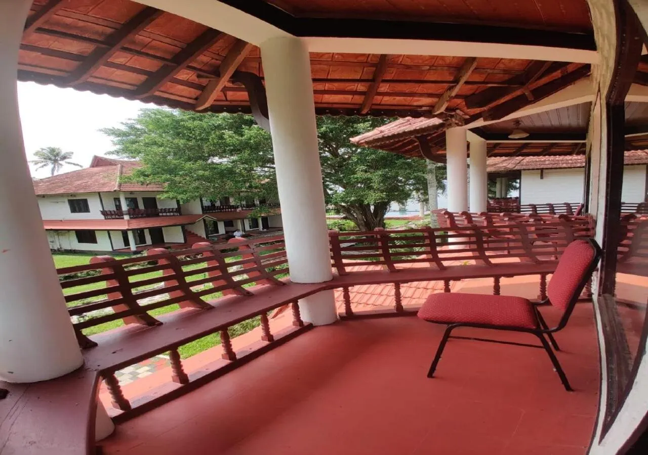 Balcony/Terrace in Doves Goldfieldd Lake Resort