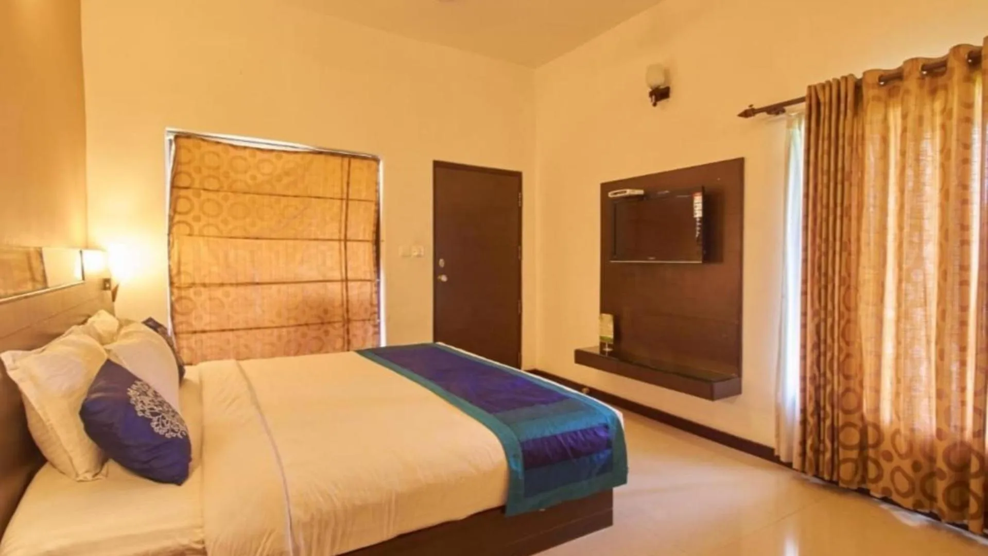 Bed in Doves Goldfieldd Lake Resort