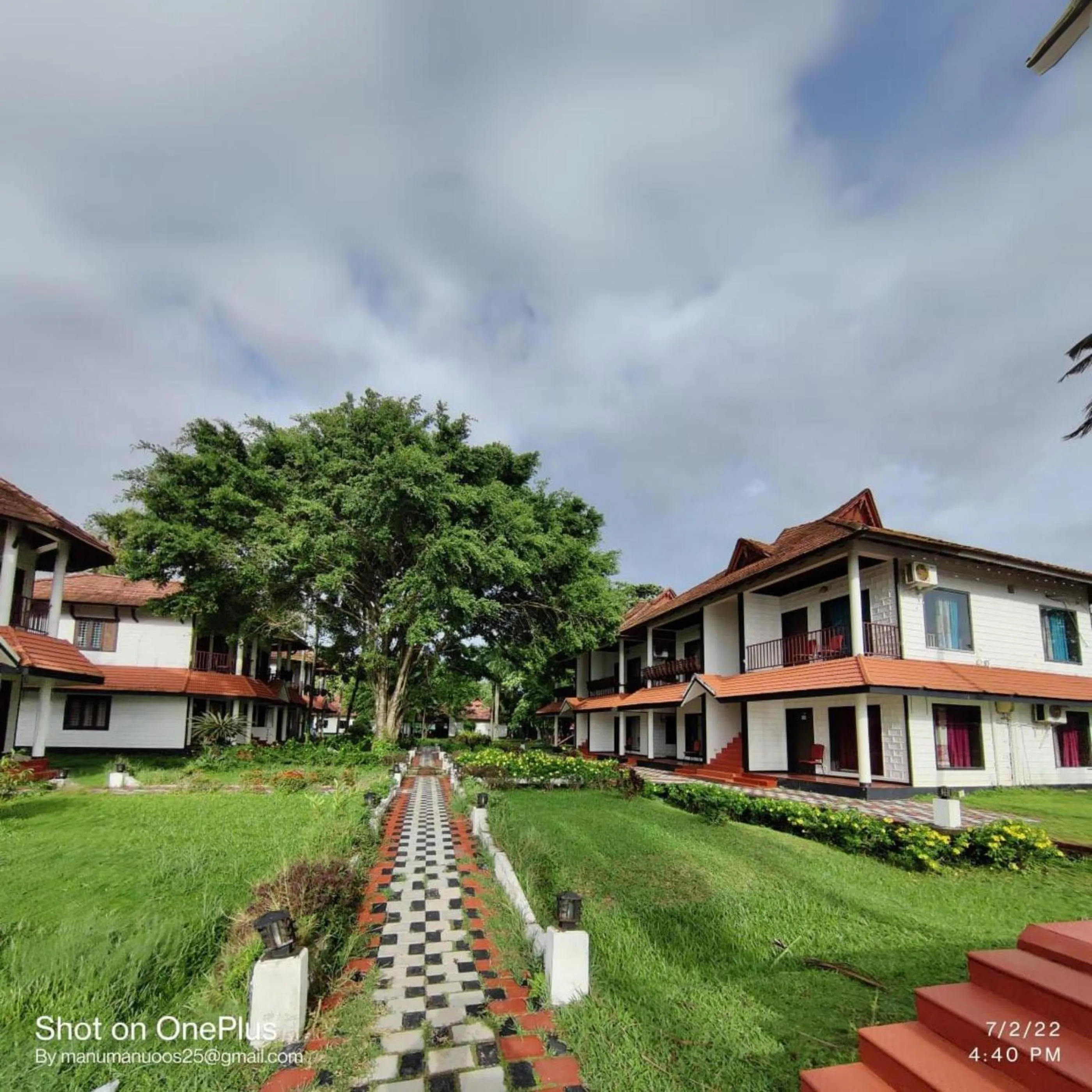 Property building in Doves Goldfieldd Lake Resort
