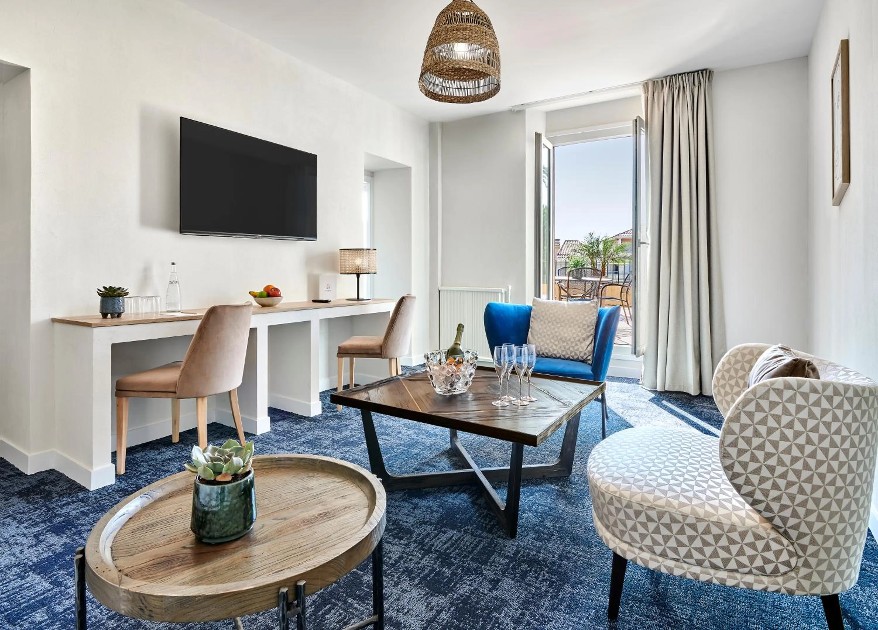 Bedroom in Hotel Le Suquet Cannes