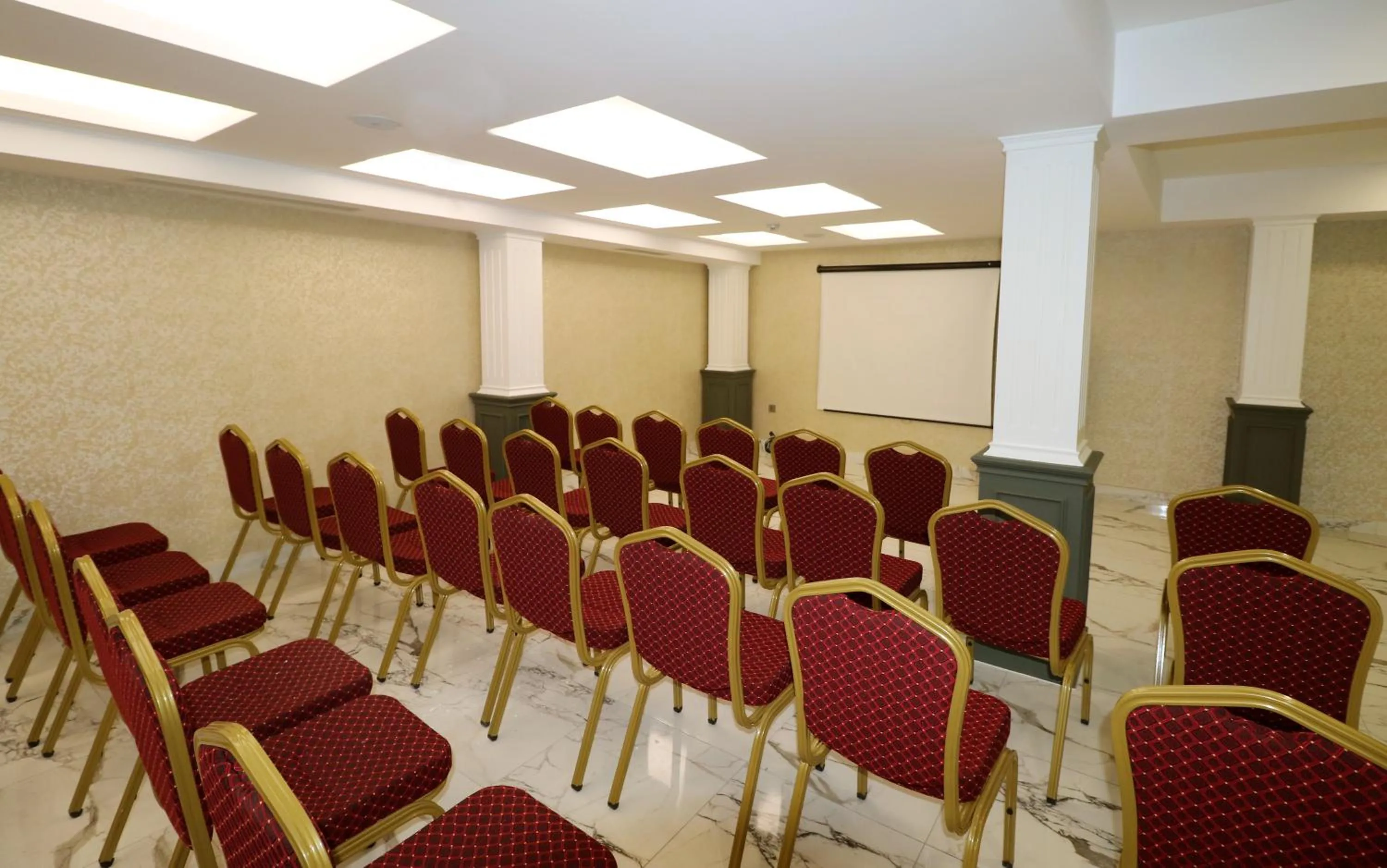 Meeting/conference room in Bayrak Grand Hotel