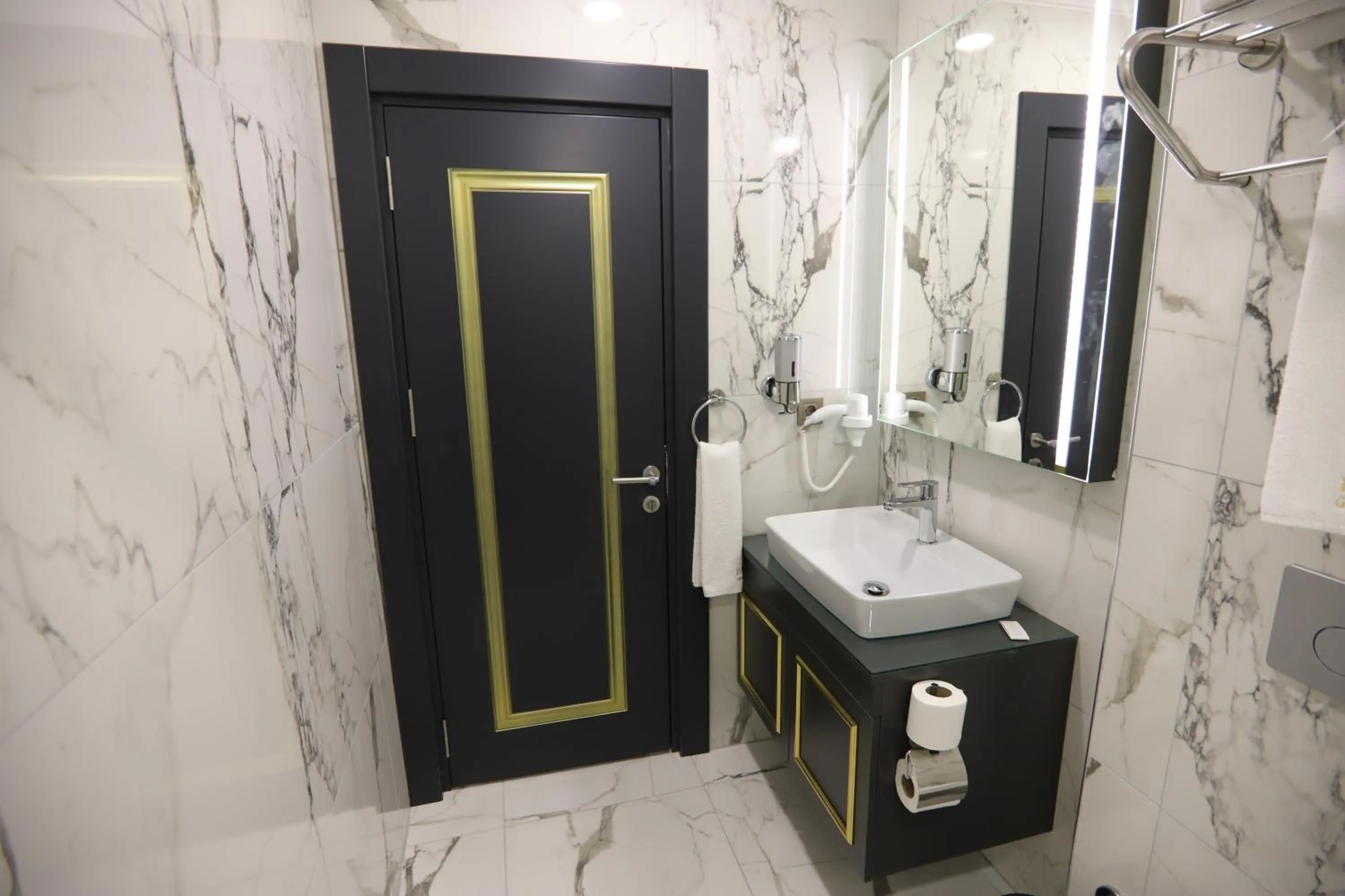 Bathroom in Bayrak Grand Hotel