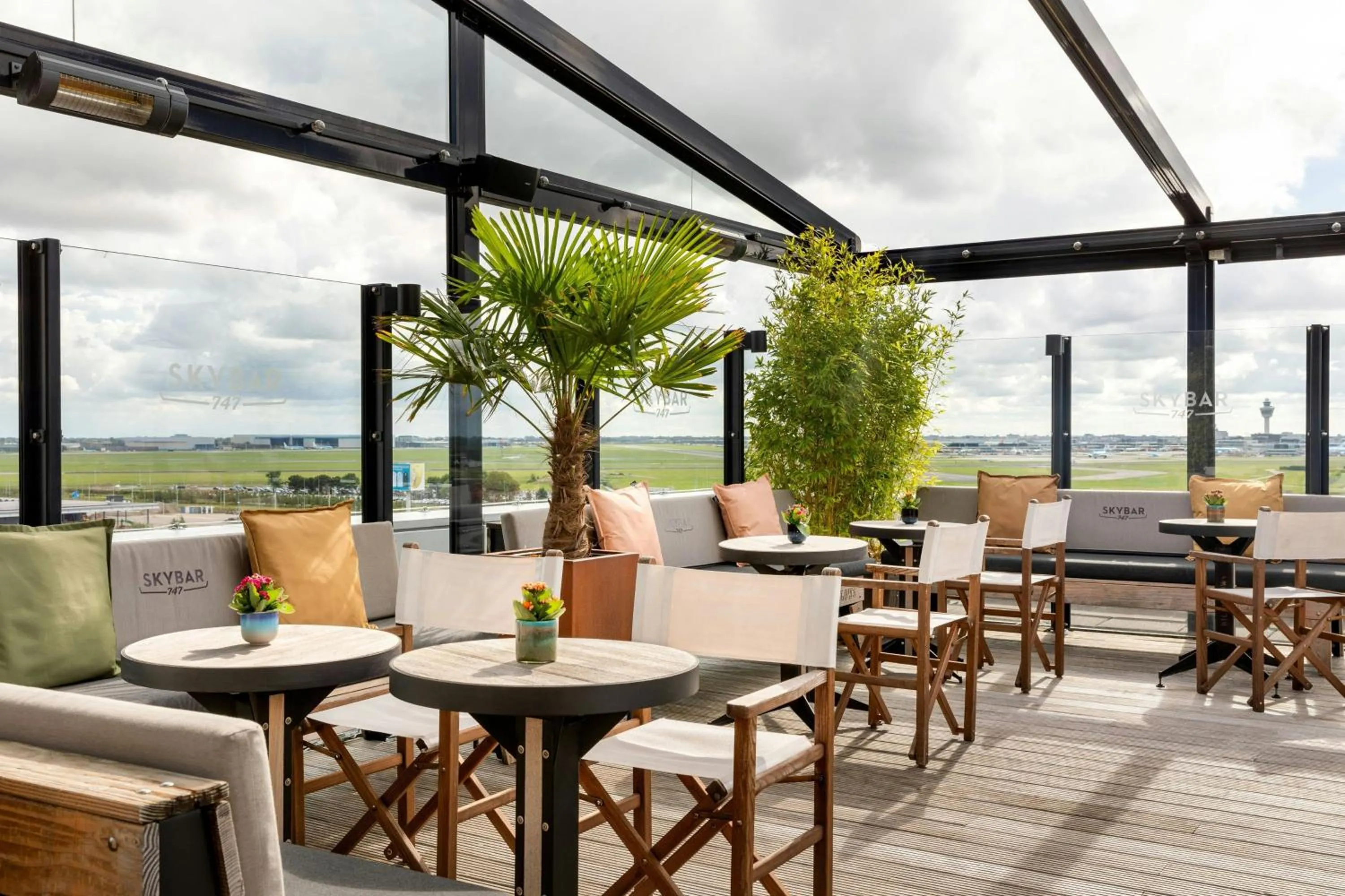 Restaurant/places to eat in Corendon Amsterdam Schiphol Airport, a Tribute Portfolio Hotel