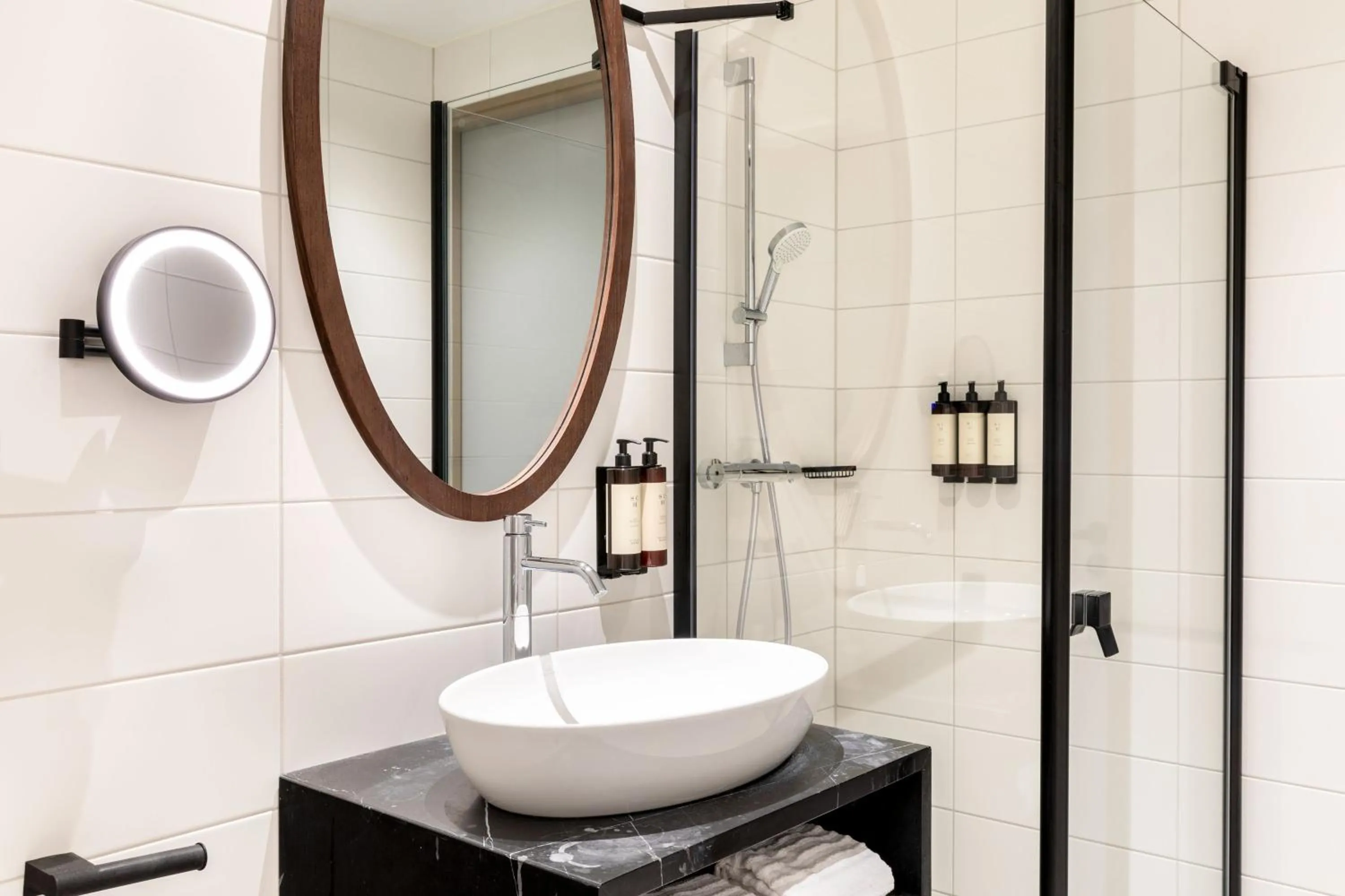 Bathroom in Corendon Amsterdam Schiphol Airport, a Tribute Portfolio Hotel