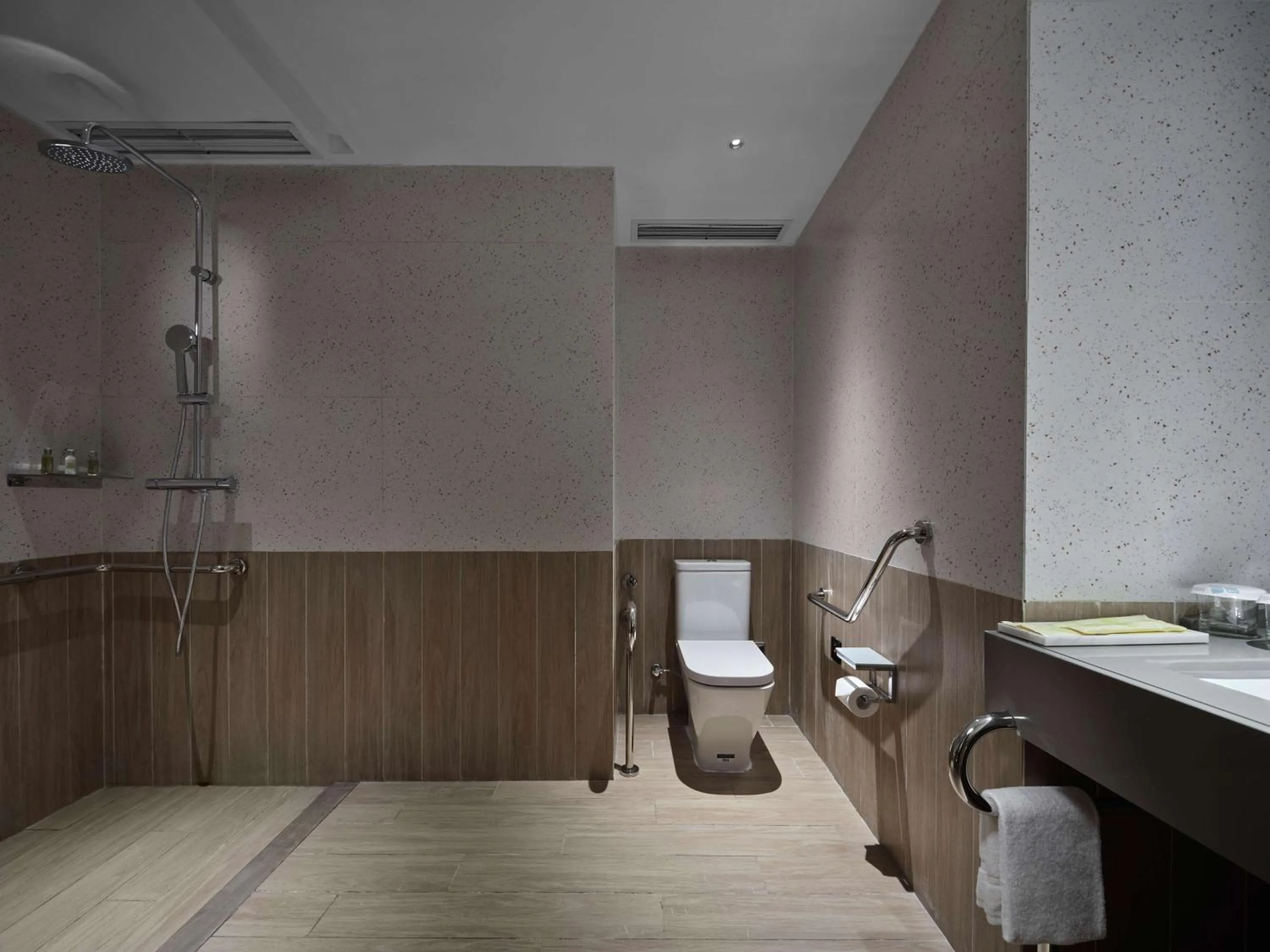 Bathroom in Hilton Garden Inn Jincheng Gushuyuan