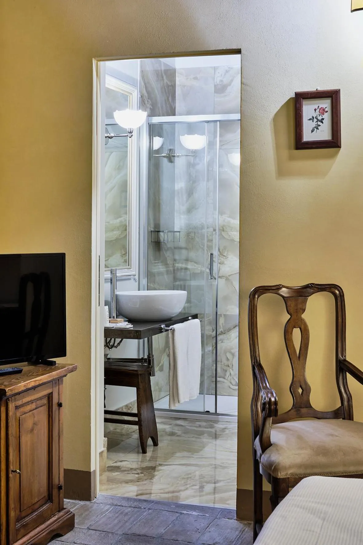 Bathroom in Palazzo Viviani - Castello di Montegridolfo