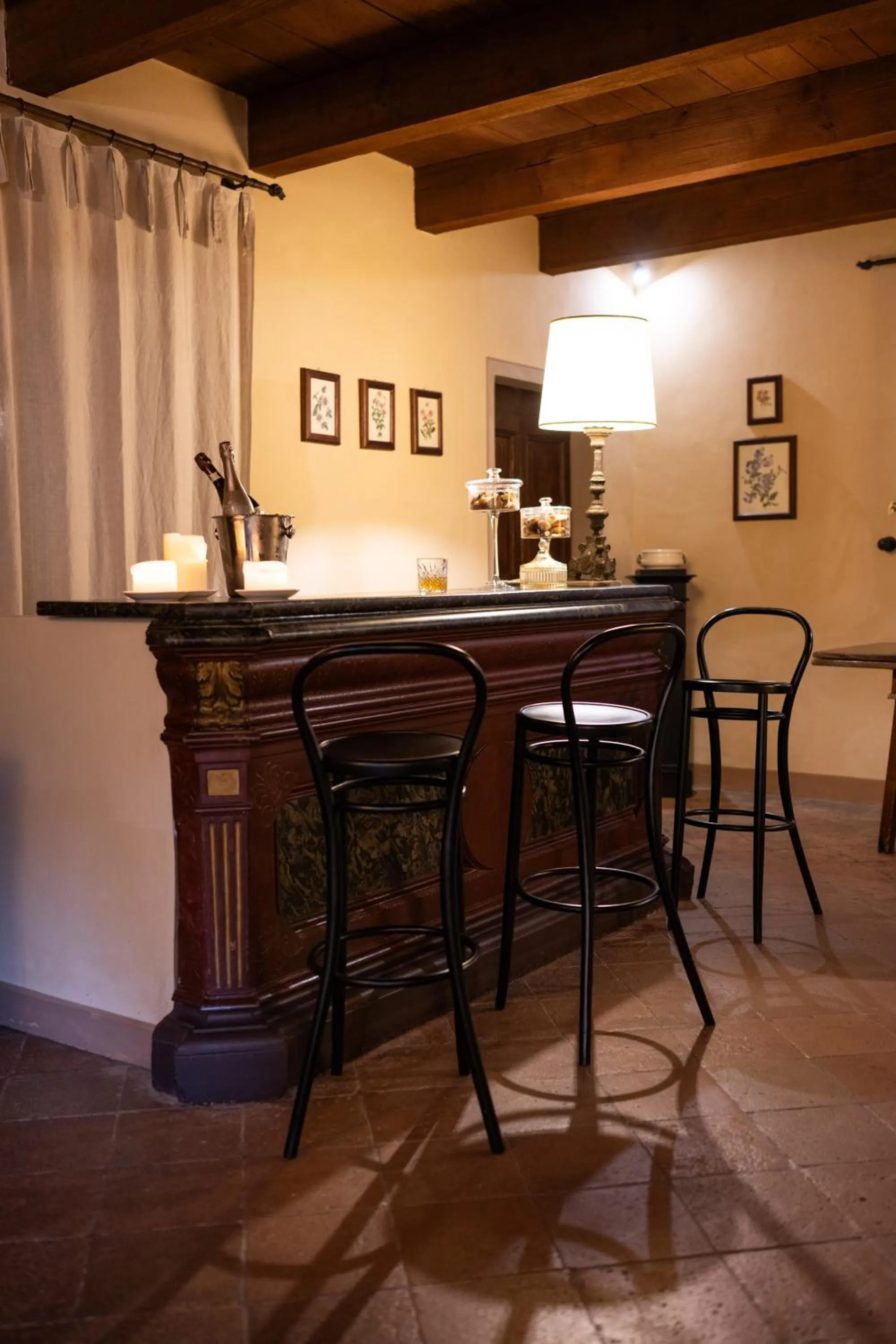 Lounge or bar in Palazzo Viviani - Castello di Montegridolfo