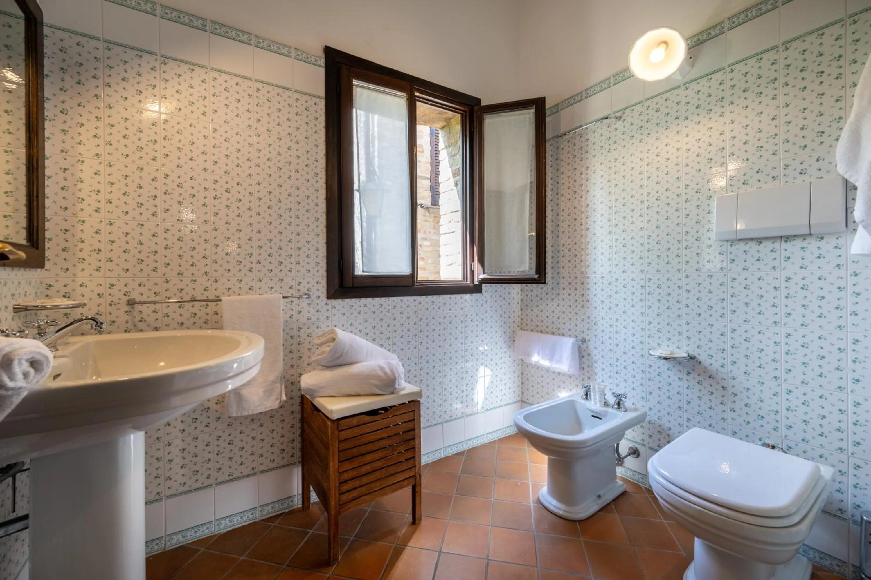 Bathroom in Palazzo Viviani - Castello di Montegridolfo