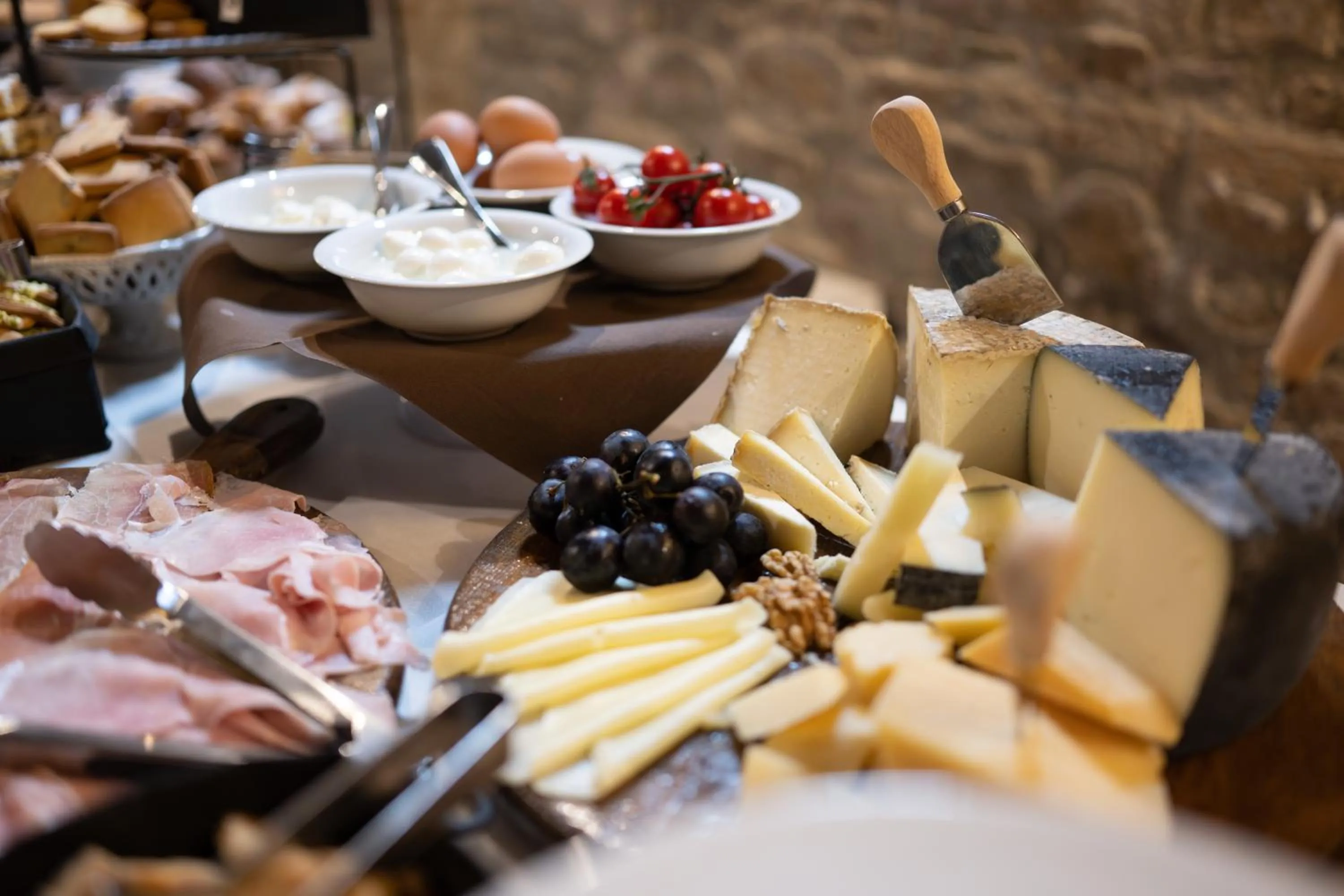 Buffet breakfast in Palazzo Viviani - Castello di Montegridolfo