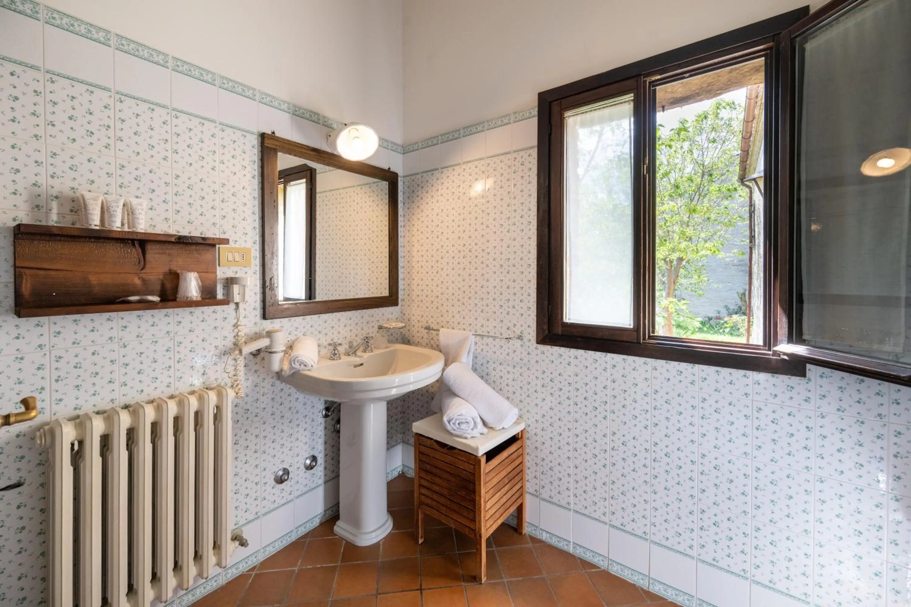 Bathroom in Palazzo Viviani - Castello di Montegridolfo