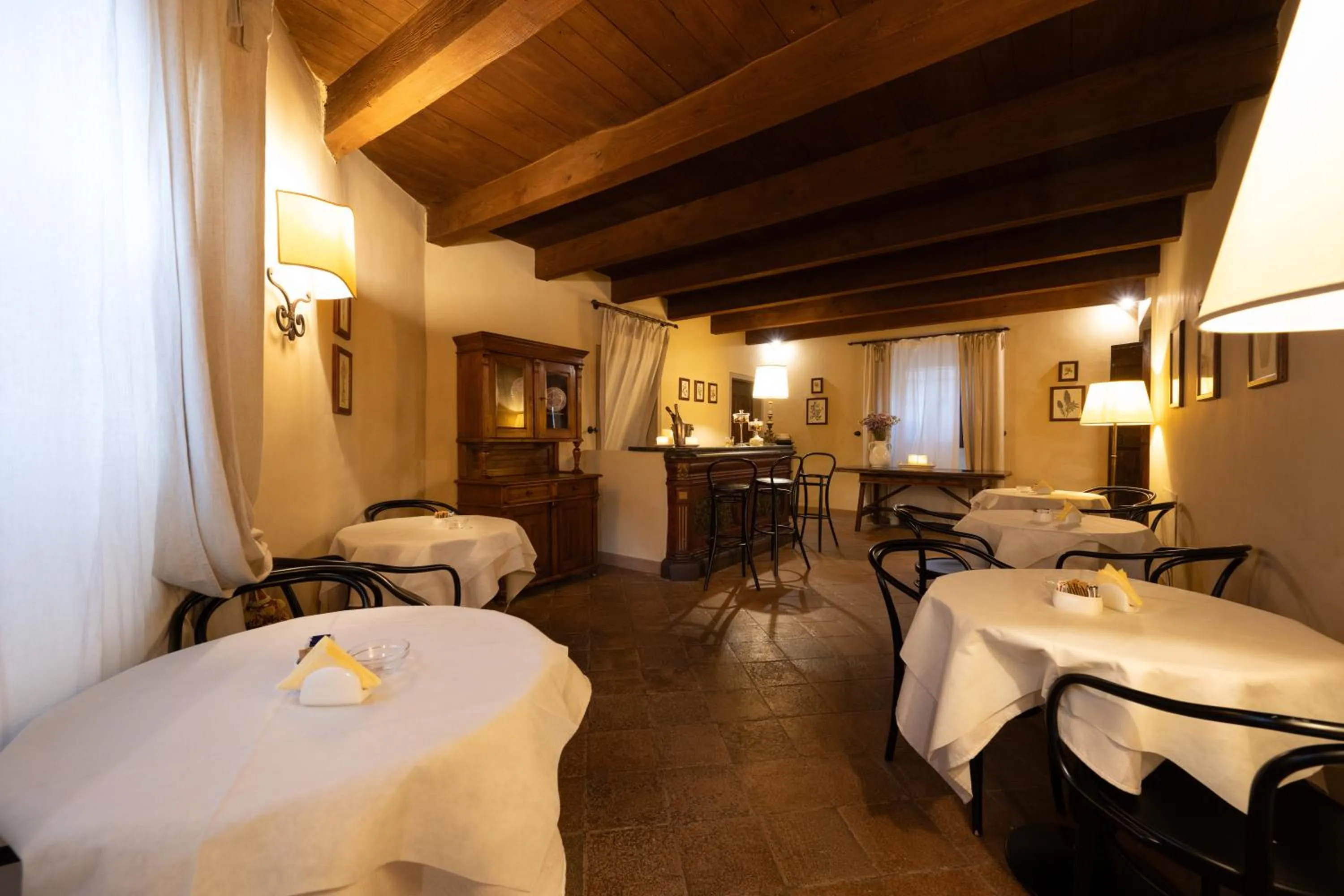 Lounge or bar in Palazzo Viviani - Castello di Montegridolfo