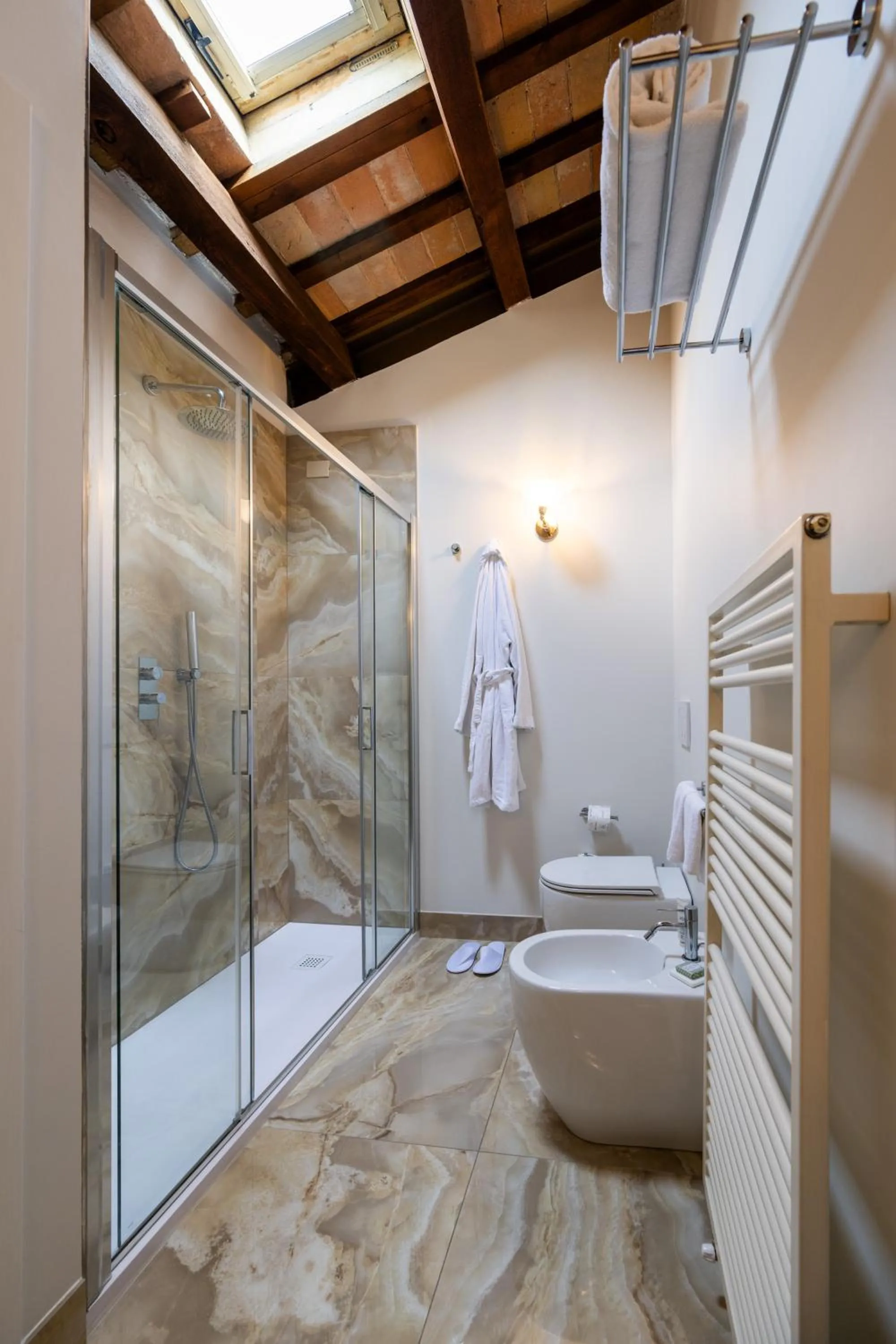 Shower in Palazzo Viviani - Castello di Montegridolfo