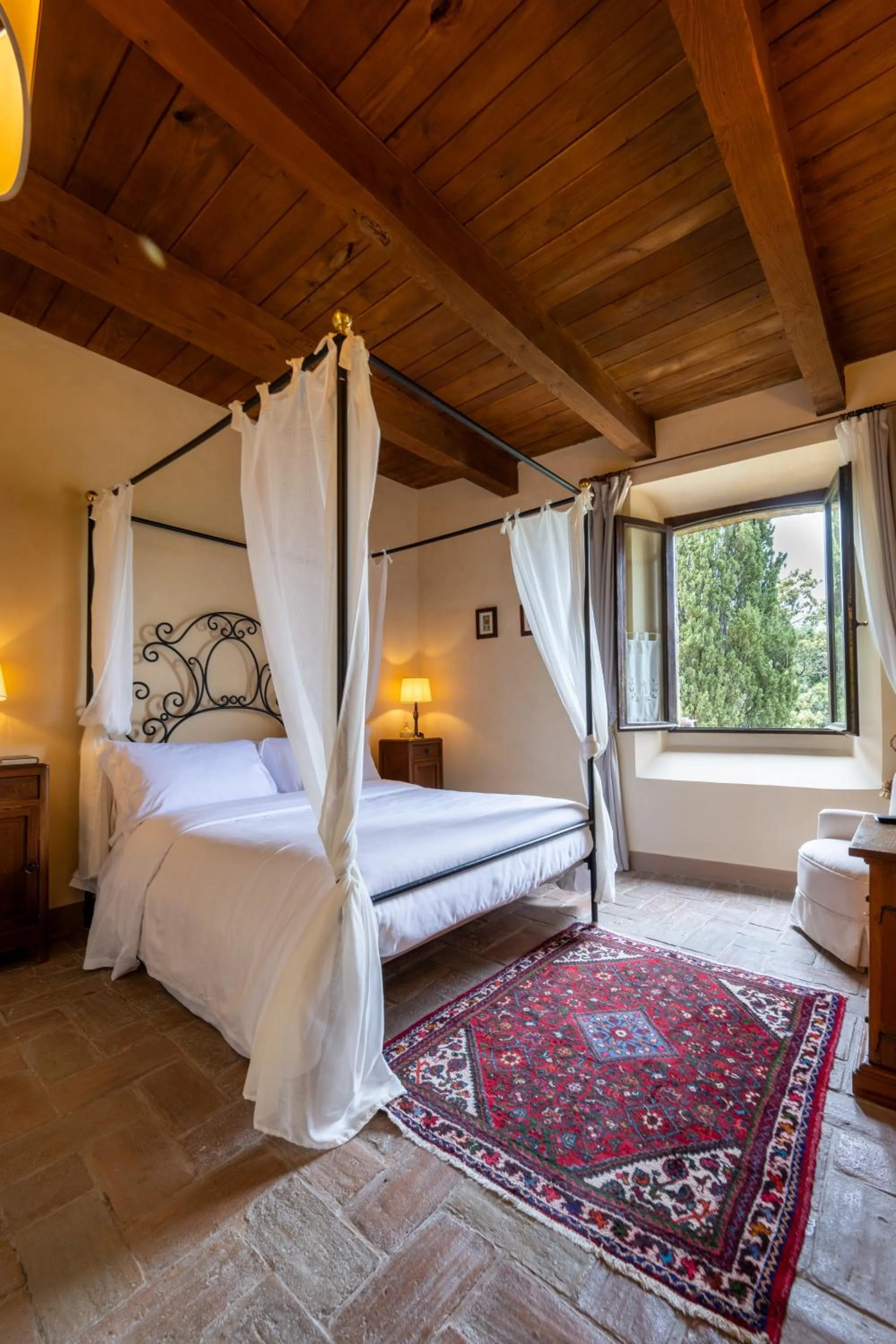 Photo of the whole room, Bed in Palazzo Viviani - Castello di Montegridolfo