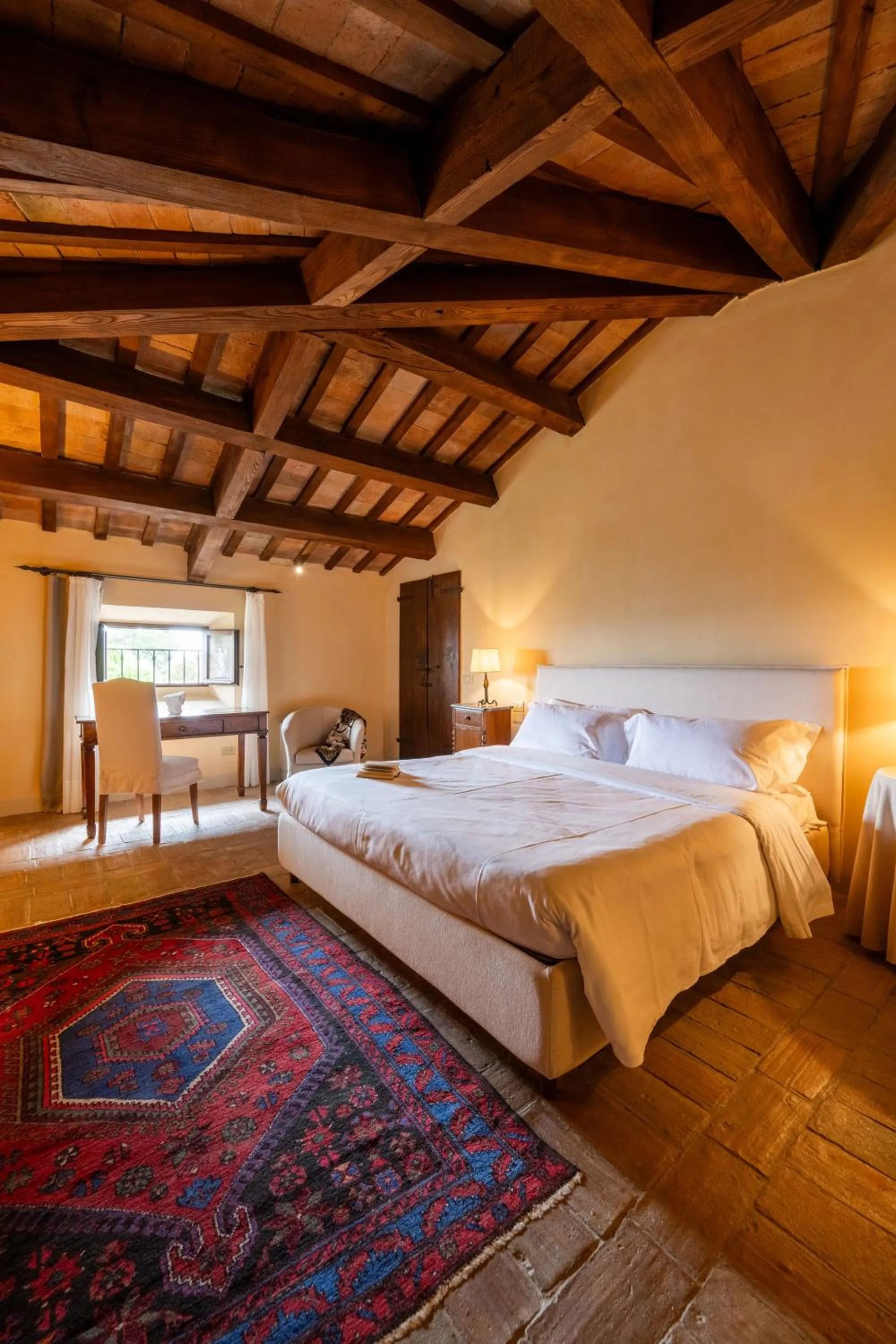 Bedroom, Bed in Palazzo Viviani - Castello di Montegridolfo