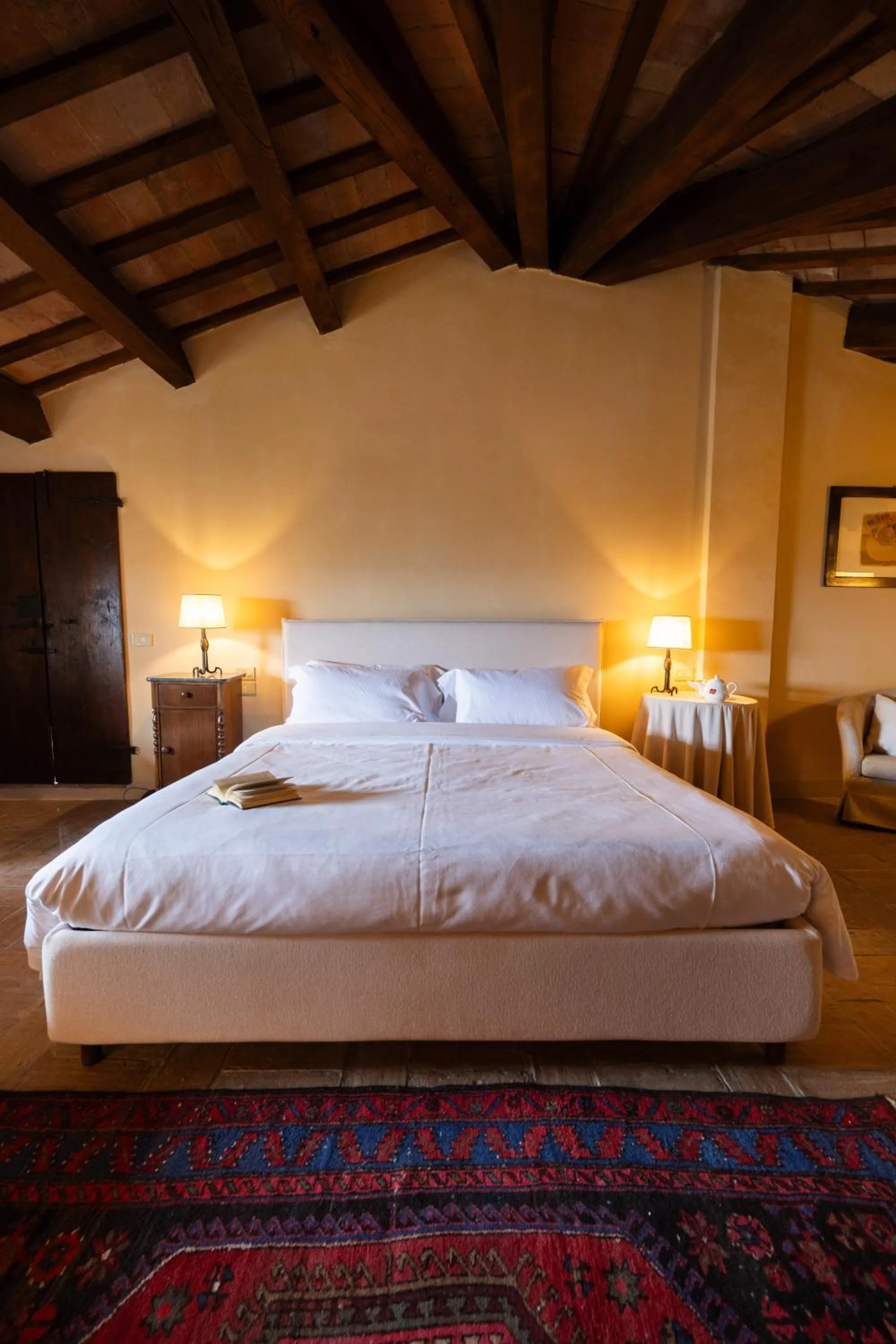 Bed in Palazzo Viviani - Castello di Montegridolfo