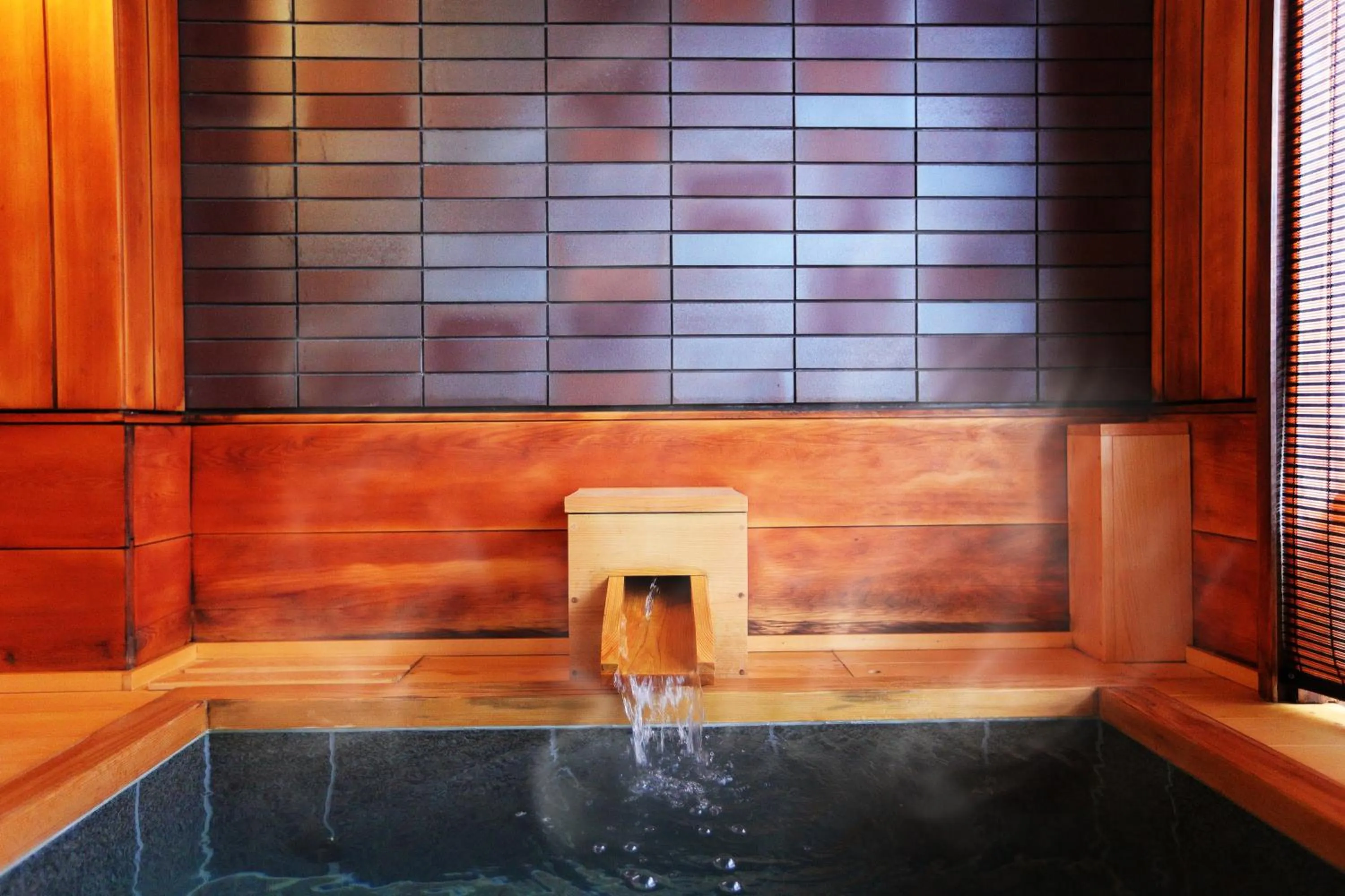 Hot Tub in Manten no Tsujinoya