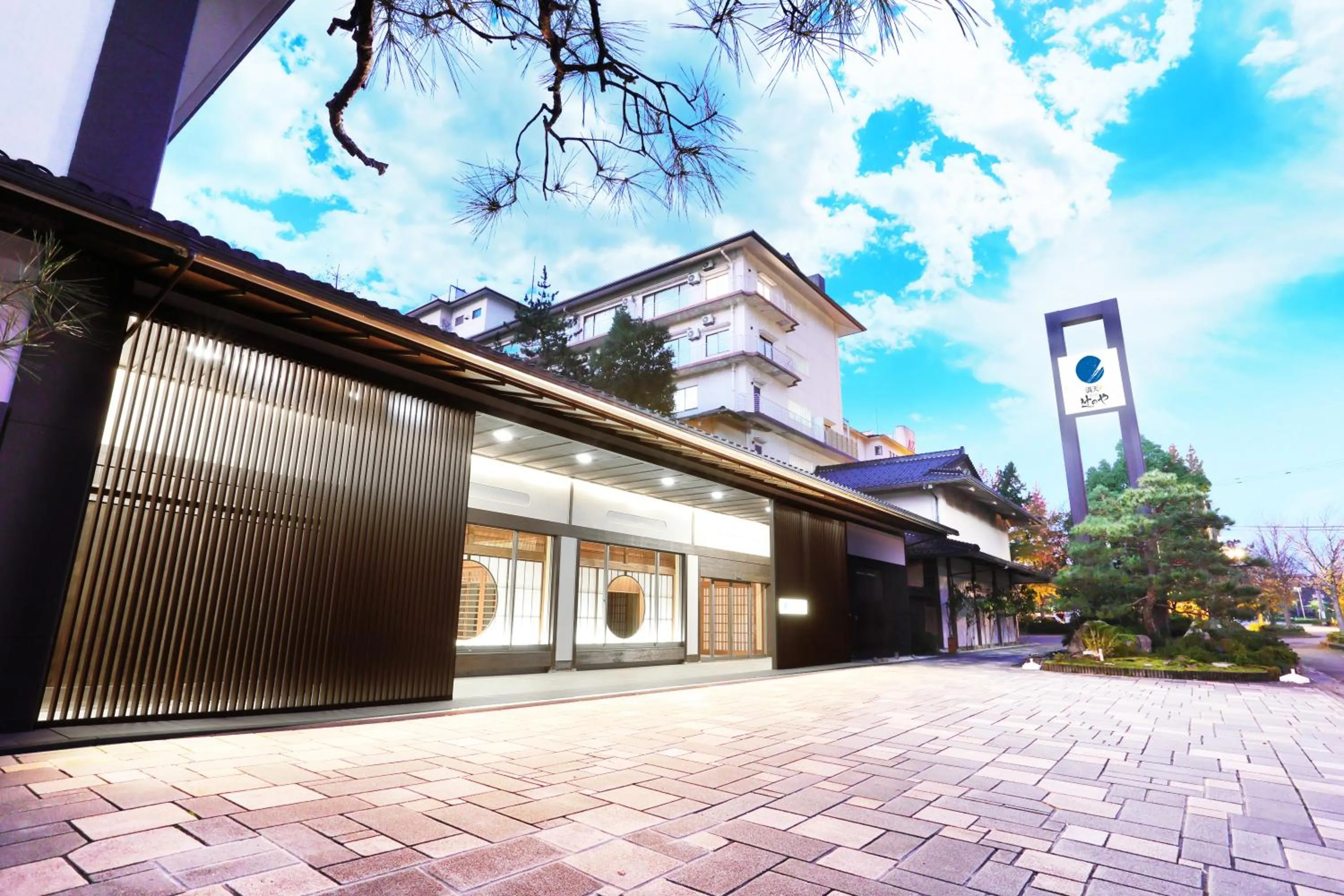 Property building in Manten no Tsujinoya