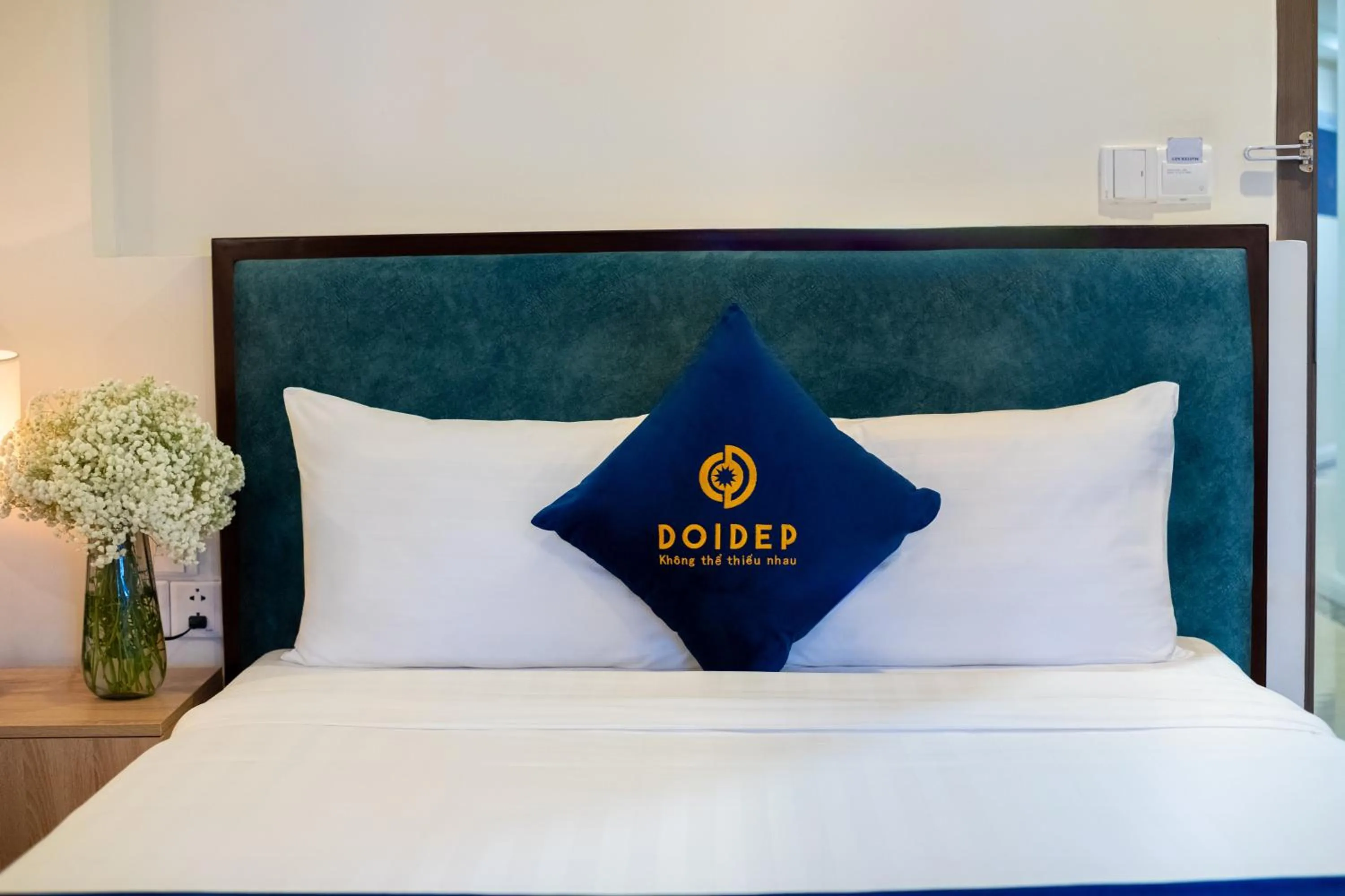 Bedroom, Bed in SANDALS FLORA HOTEL